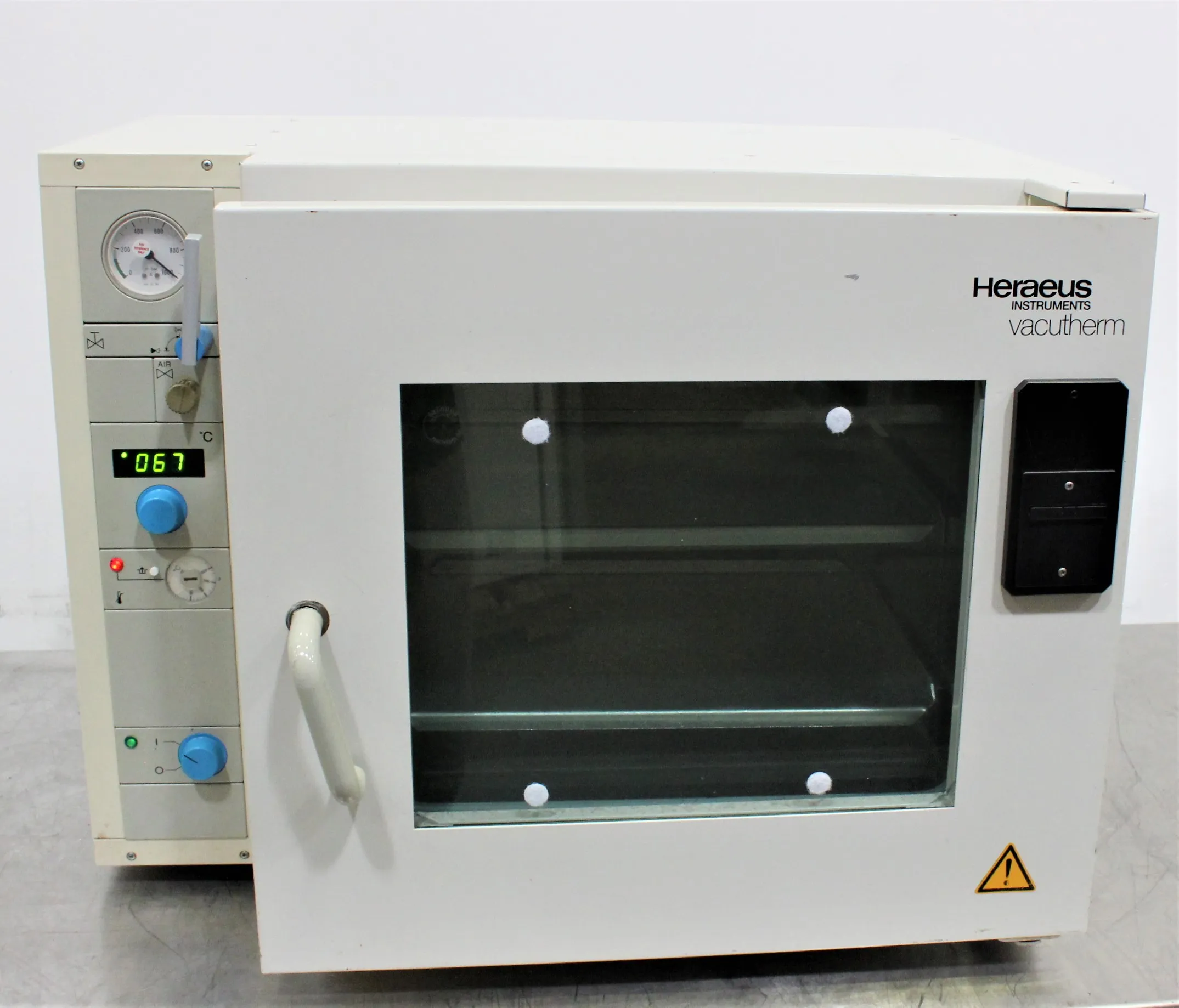 Heraeus Vacuum Oven Model M VT 6060 M with Jacket Heating - Used Lab Equipment