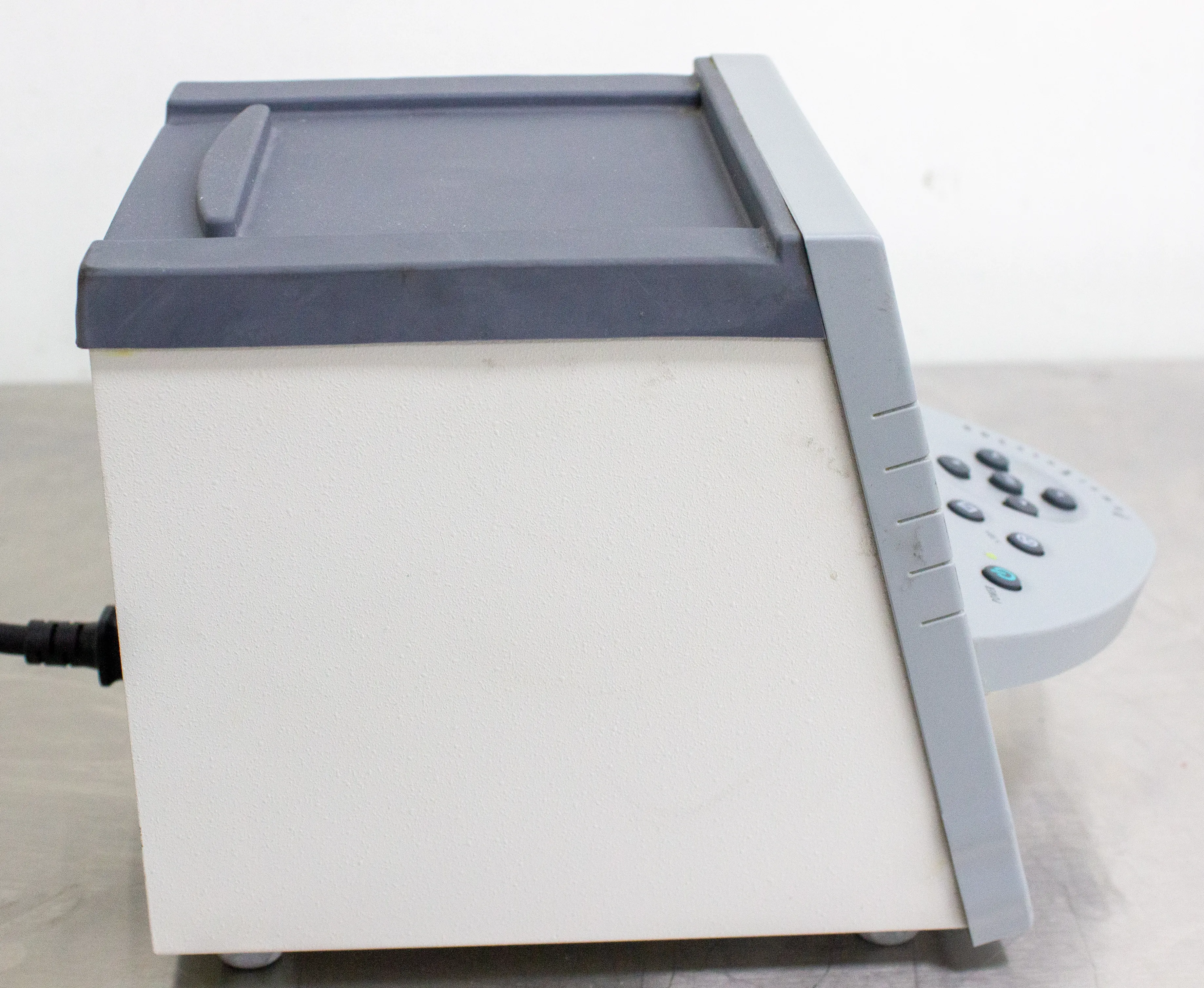 Invitrogen PowerEase 500 Electrophoresis Power Supply