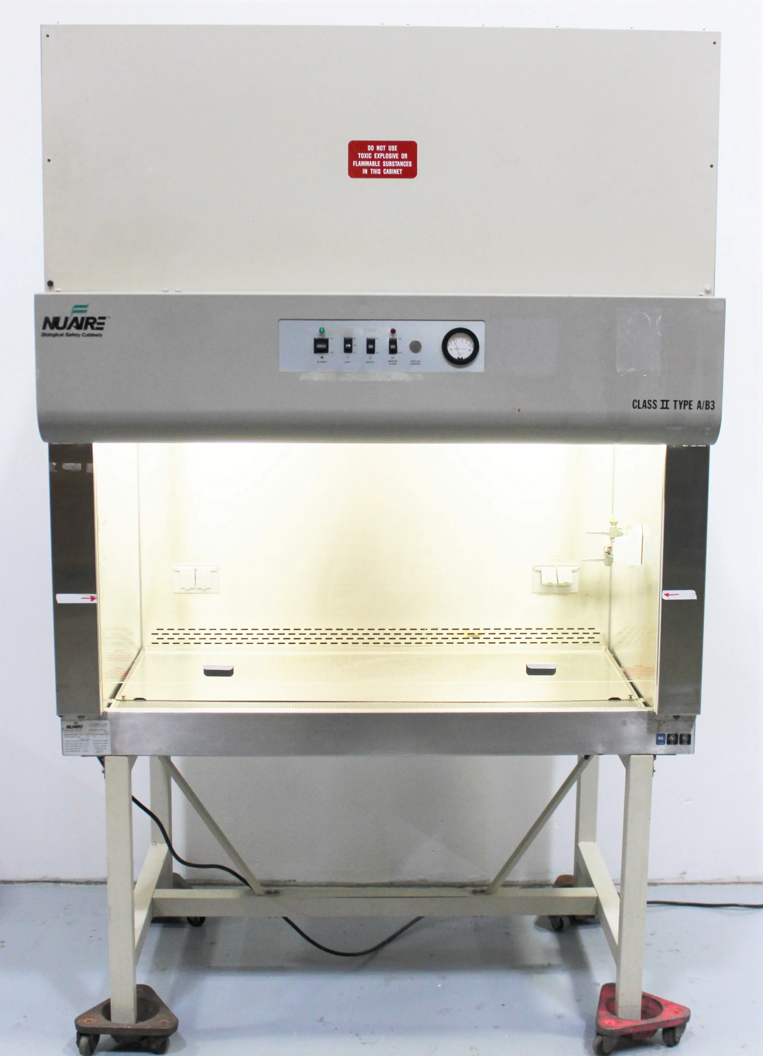 NuAire Model 425-400 4 ft BSC Biosafety Cabinet Used 30-Day Warranty