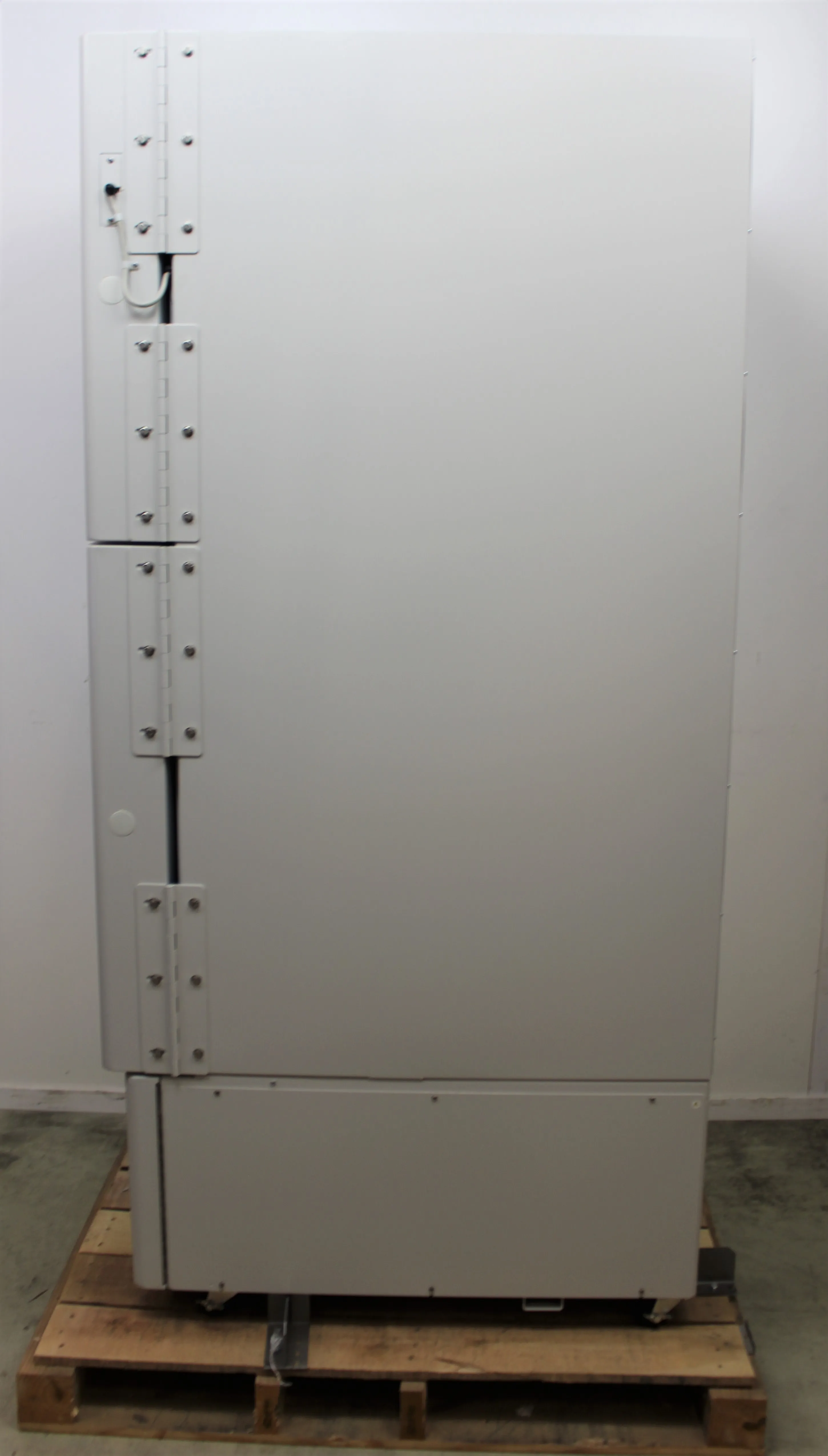 Thermo Fisher Scientific Forma 900 Series Double-Door Upright Freezer - Used - Fair Condition