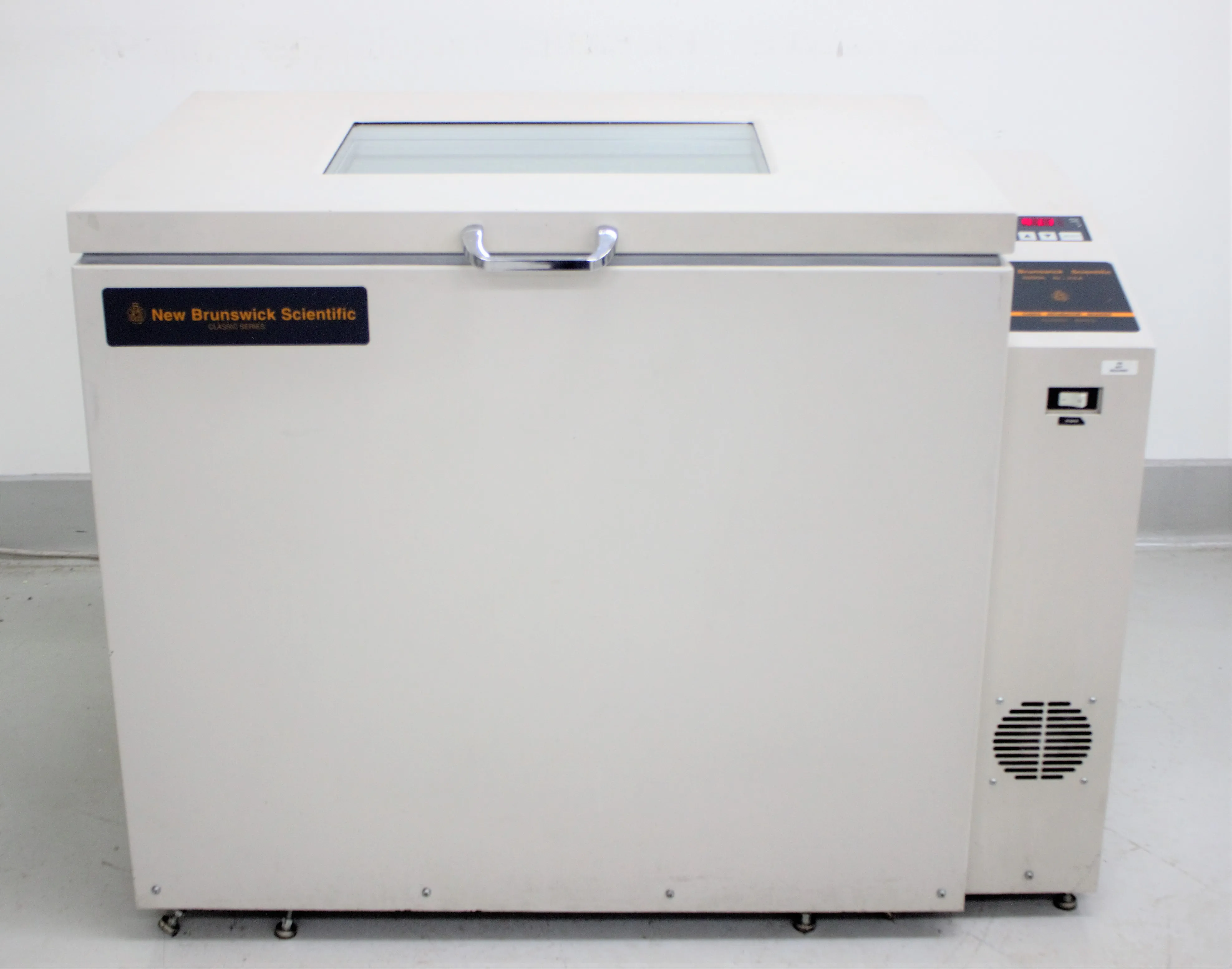 Used New Brunswick Classic C25KC Refrigerated Incubator Shaker 120V 50Hz/60Hz with 30-Day Warranty