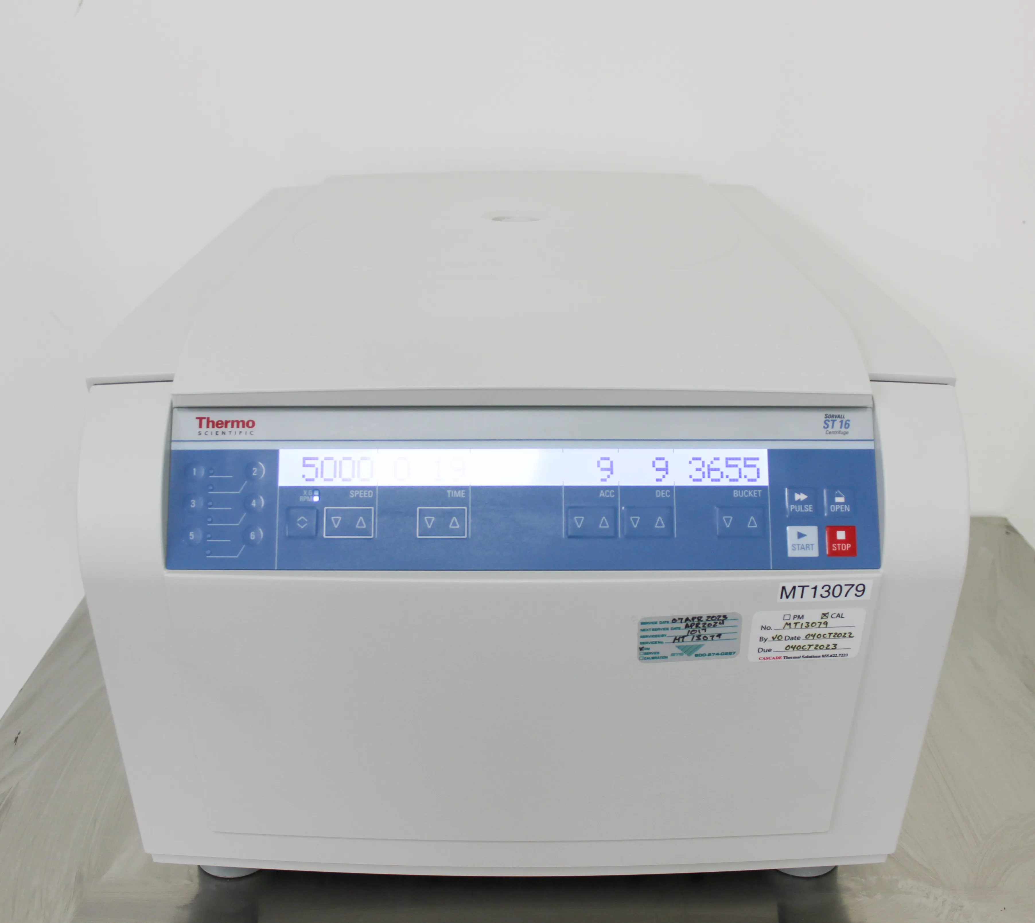 Thermo Scientific Sorvall ST 16 Benchtop Centrifuge with TX-400 Rotor