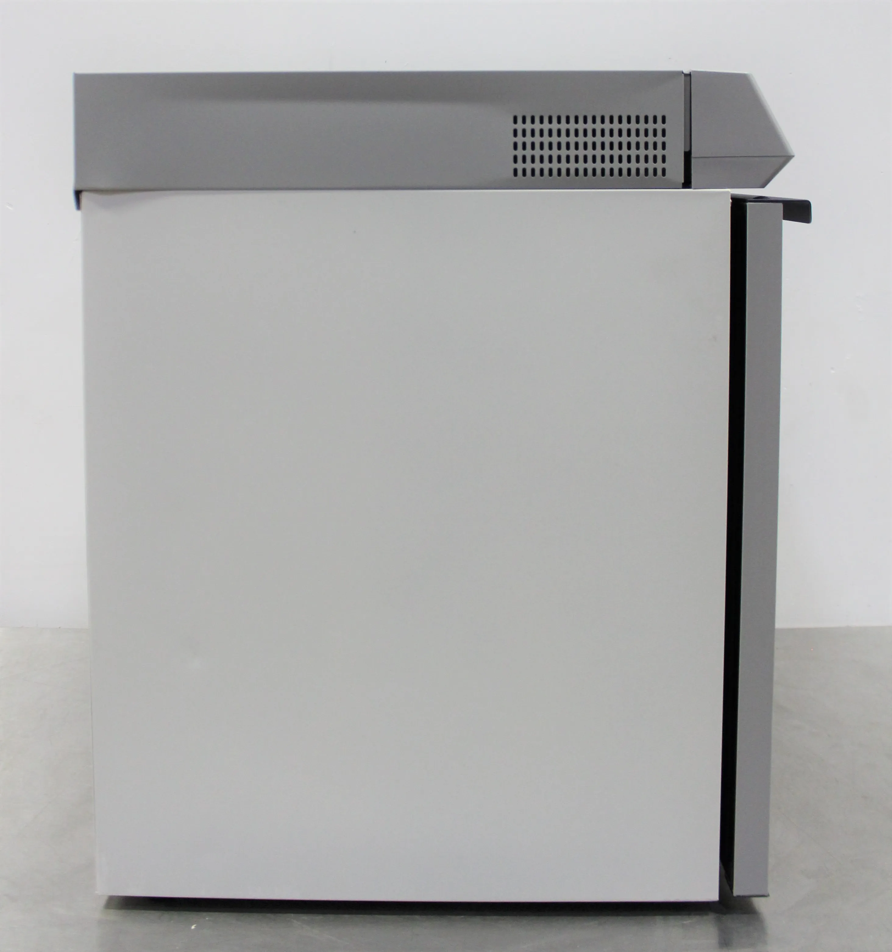 Thermo Scientific TSX Series Undercounter Lab Refrigerator