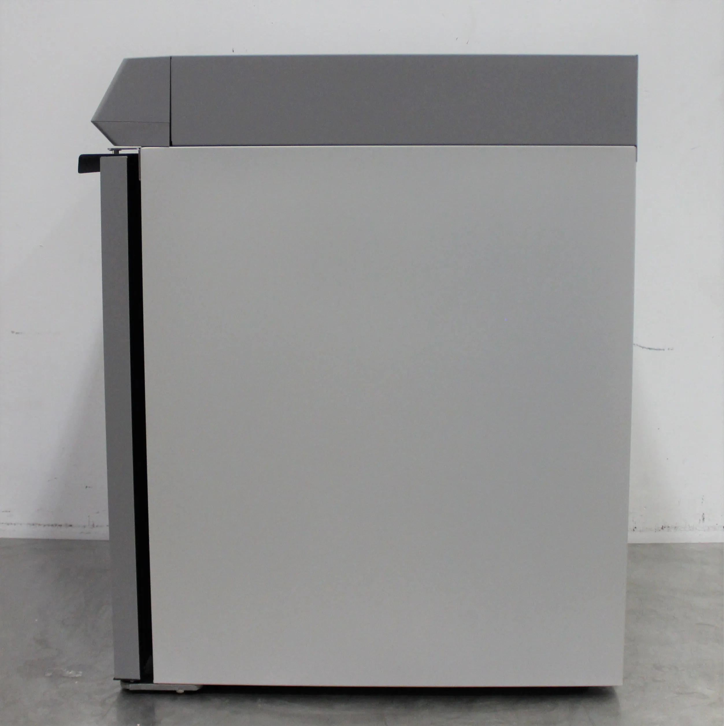 Thermo Scientific TSX Series Undercounter Lab Refrigerator