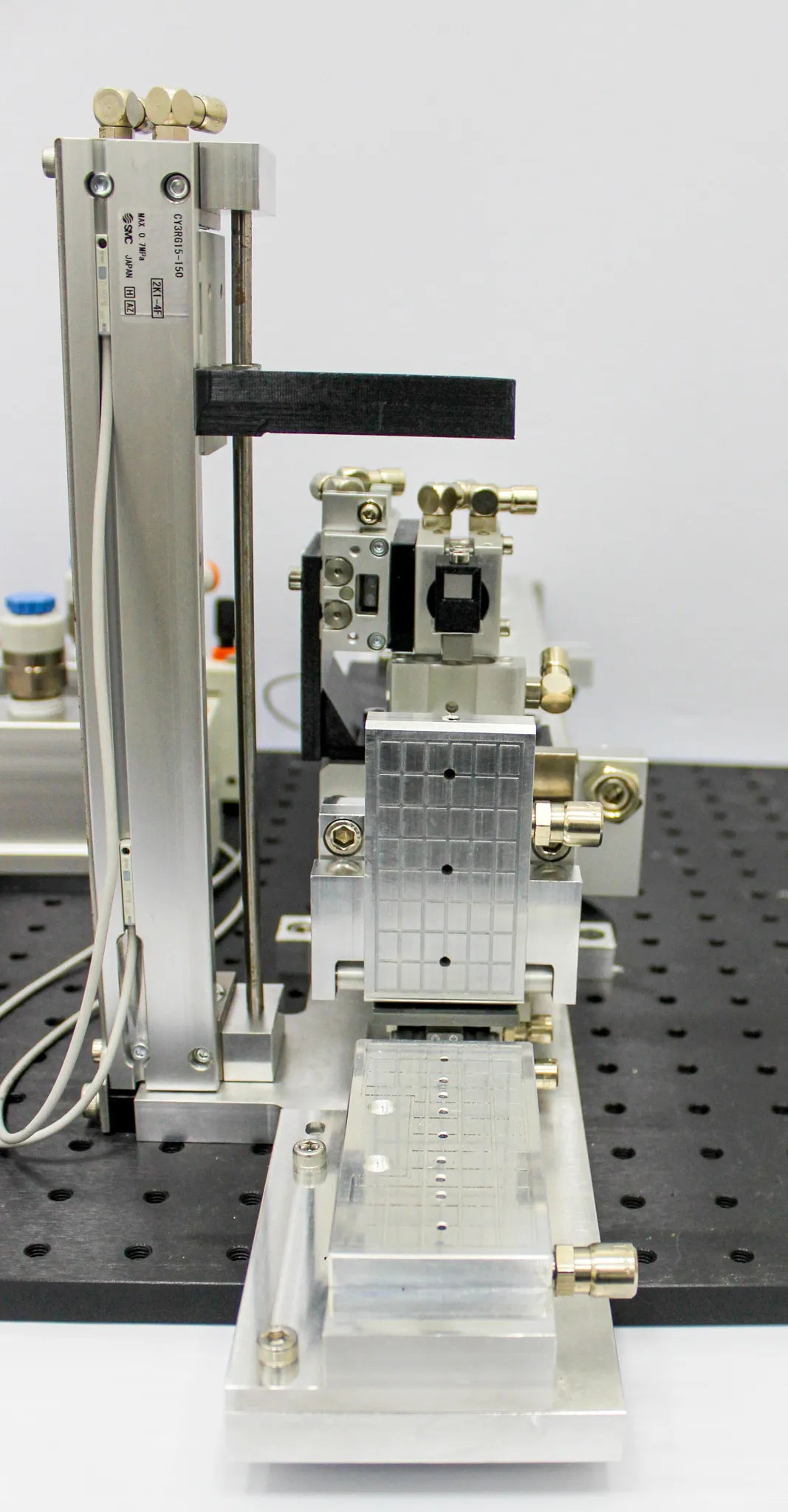 THORLABS MB4560A/M Custom Base Controlling Thermal Expansion SMC