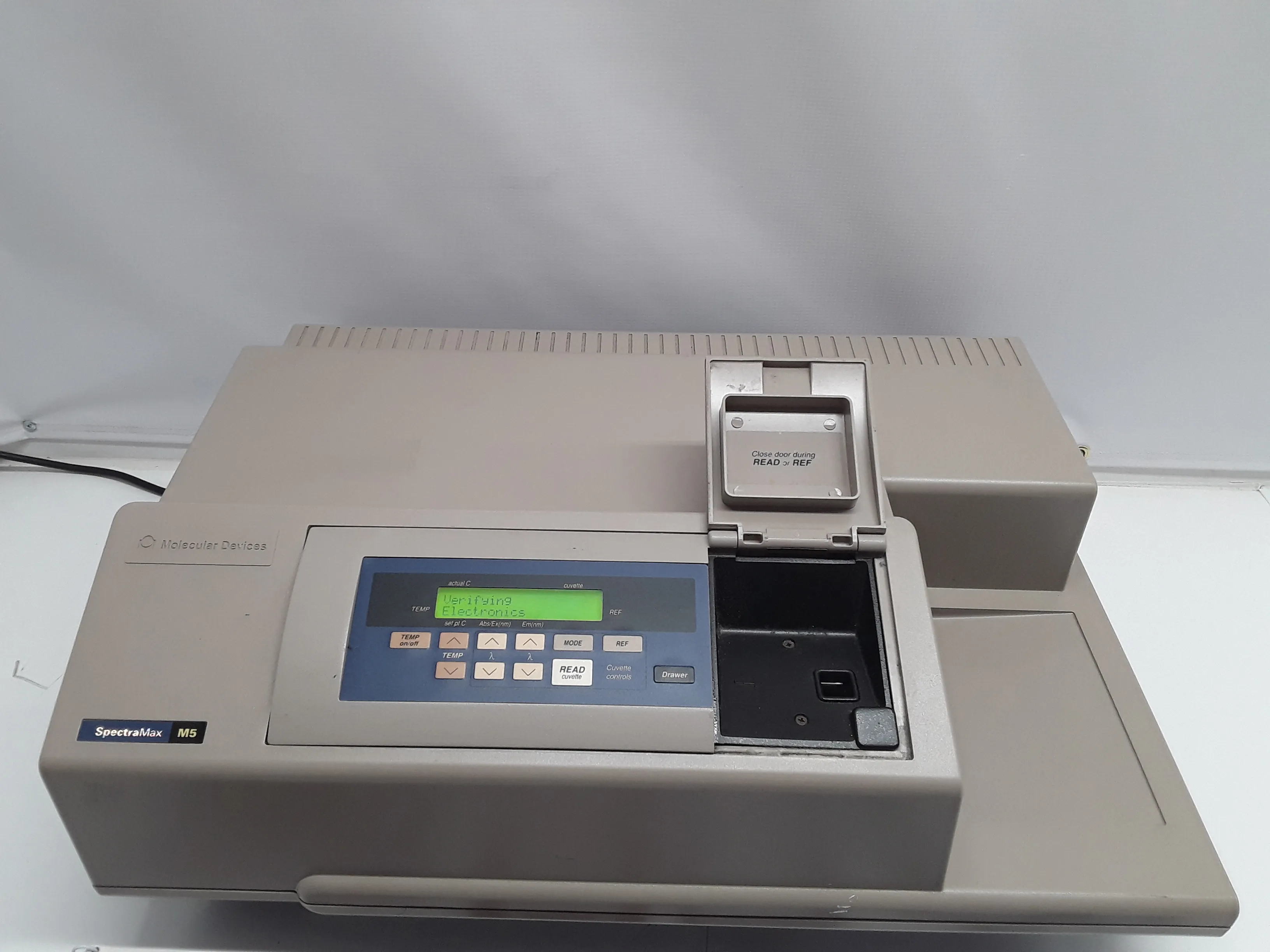 Molecular Devices SpectraMax M5 Multi-Mode Microplate Reader