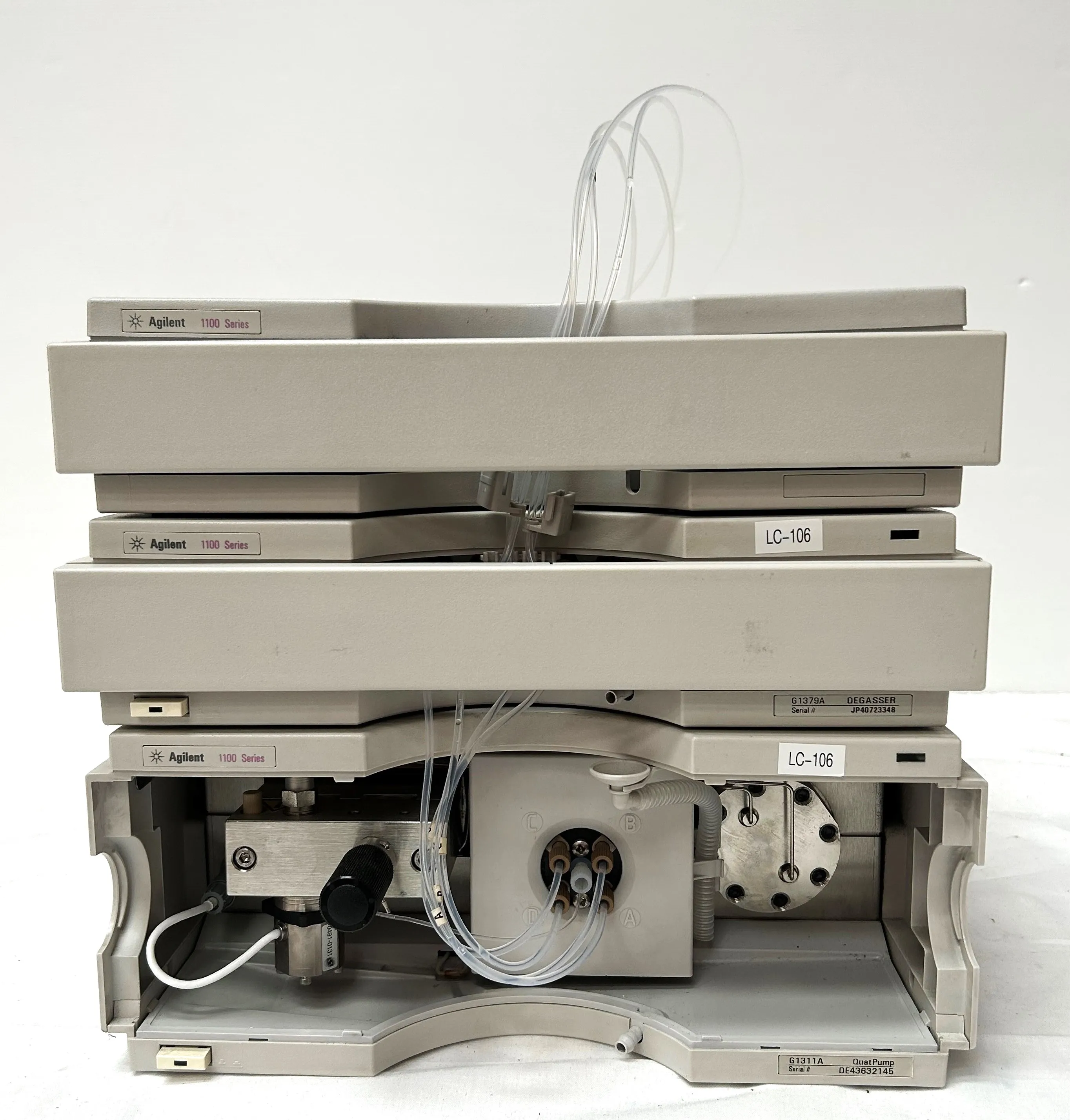 Agilent 1100 Series HPLC Vacuum Degasser G1379A with Quaternary Pump G1311A and Tray