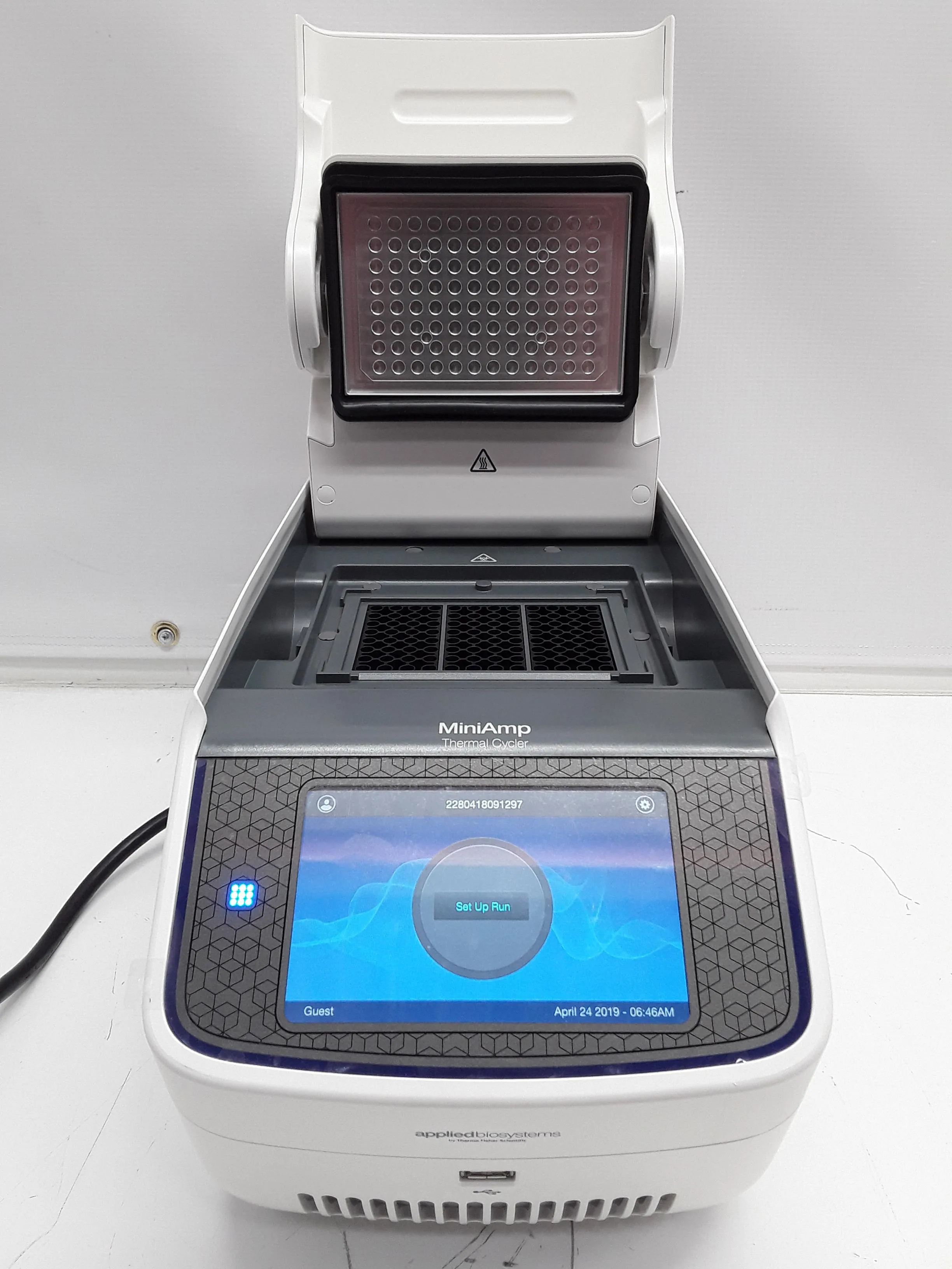 Applied Biosystems MiniAmp Thermal Cycler A37028 PCR Thermal Cycler