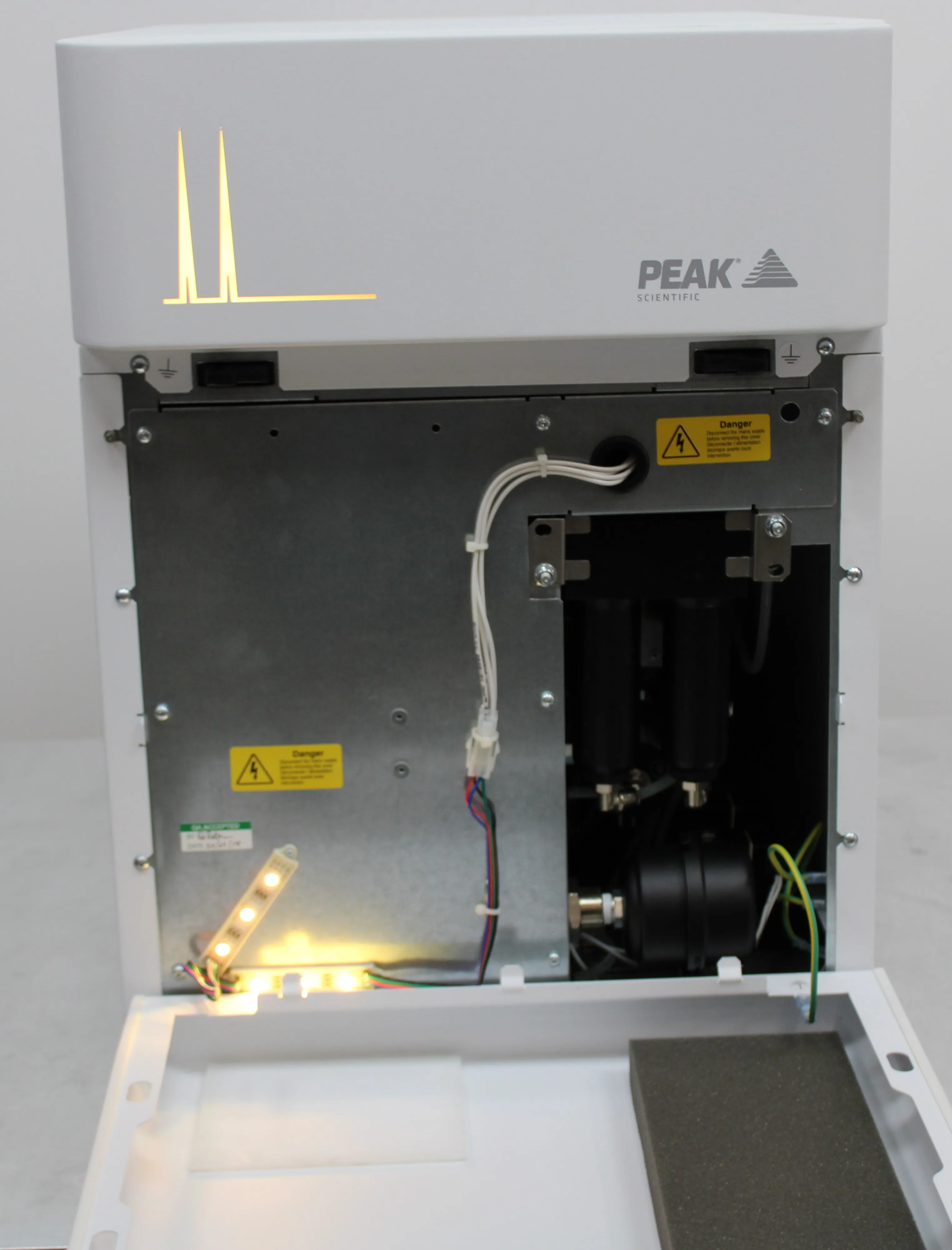 Peak Scientific Acrion Air Compressor and Acrion N2 Nitrogen Generator