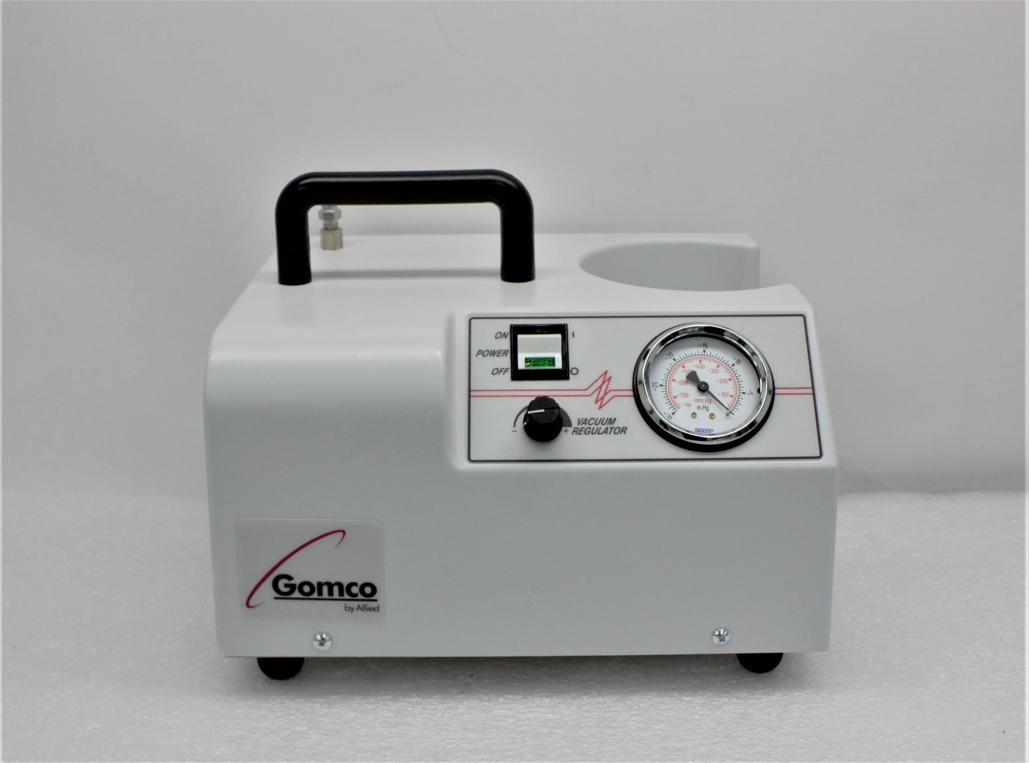 Used Gomco 405 AC-Powered Aspirator with Vacuum Regulator - 220V, 50Hz/60Hz