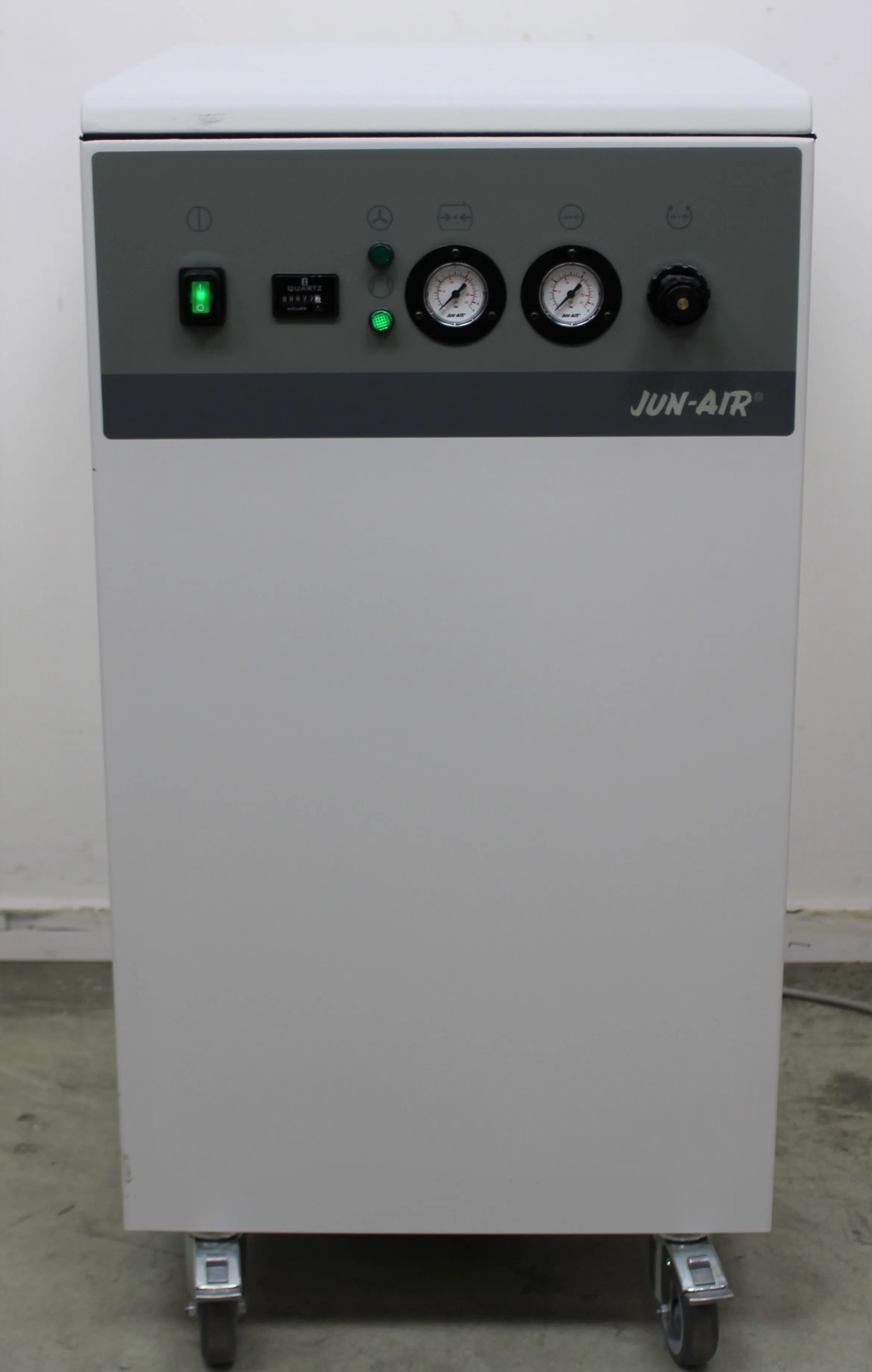 Jun-Air OF302-25M Oil-Free Air Compressor 230V 50Hz/60Hz