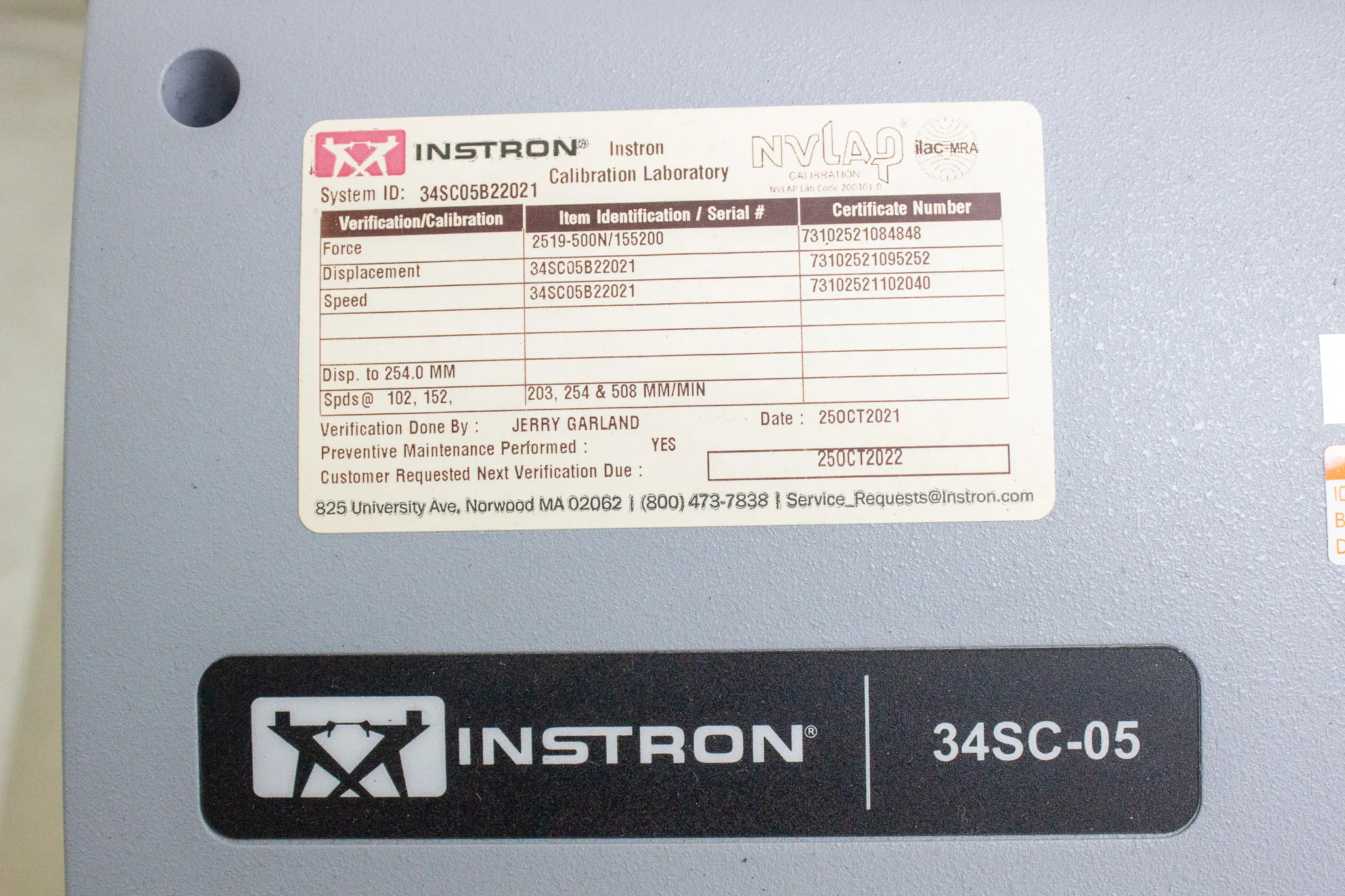 Instron 3400 Series Universal Testing System Model 34SC-05