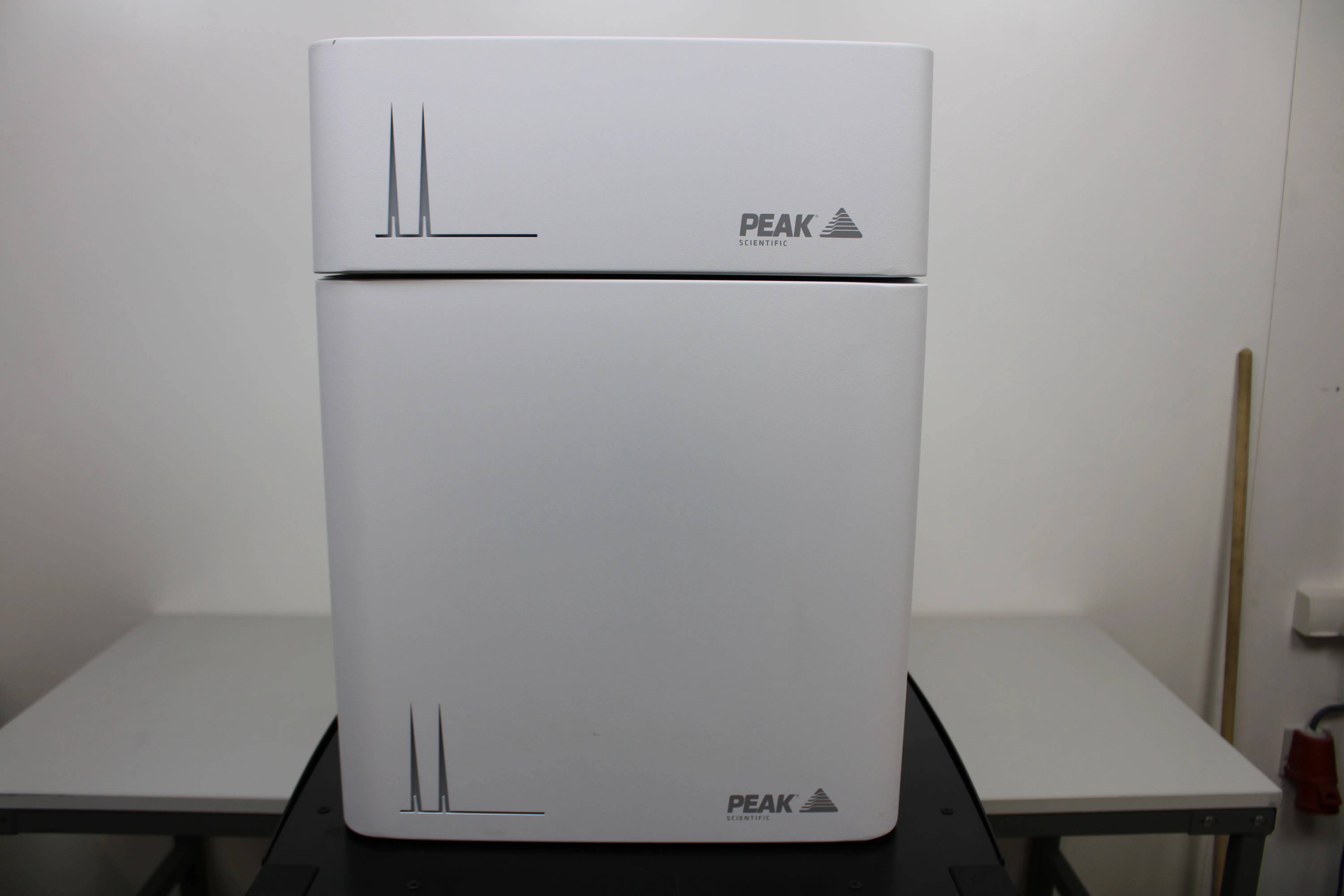 Used Peak Scientific Corona N2 Nitrogen Generator & Corona Air Compressor