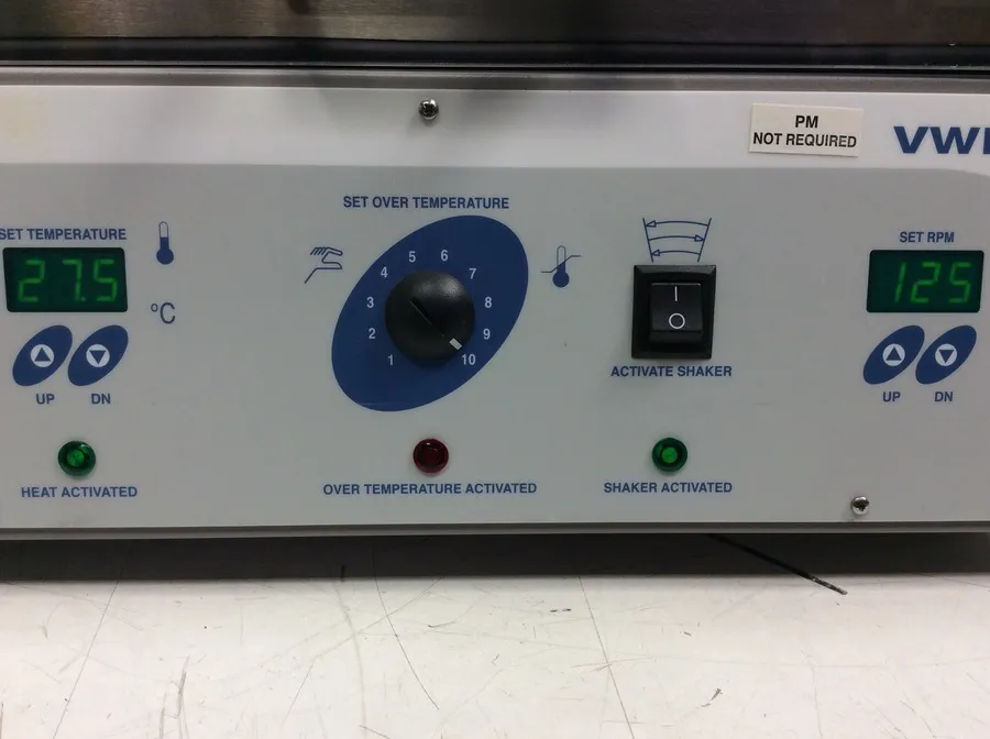 VWR 1570 Heated Benchtop Incubator Shaker