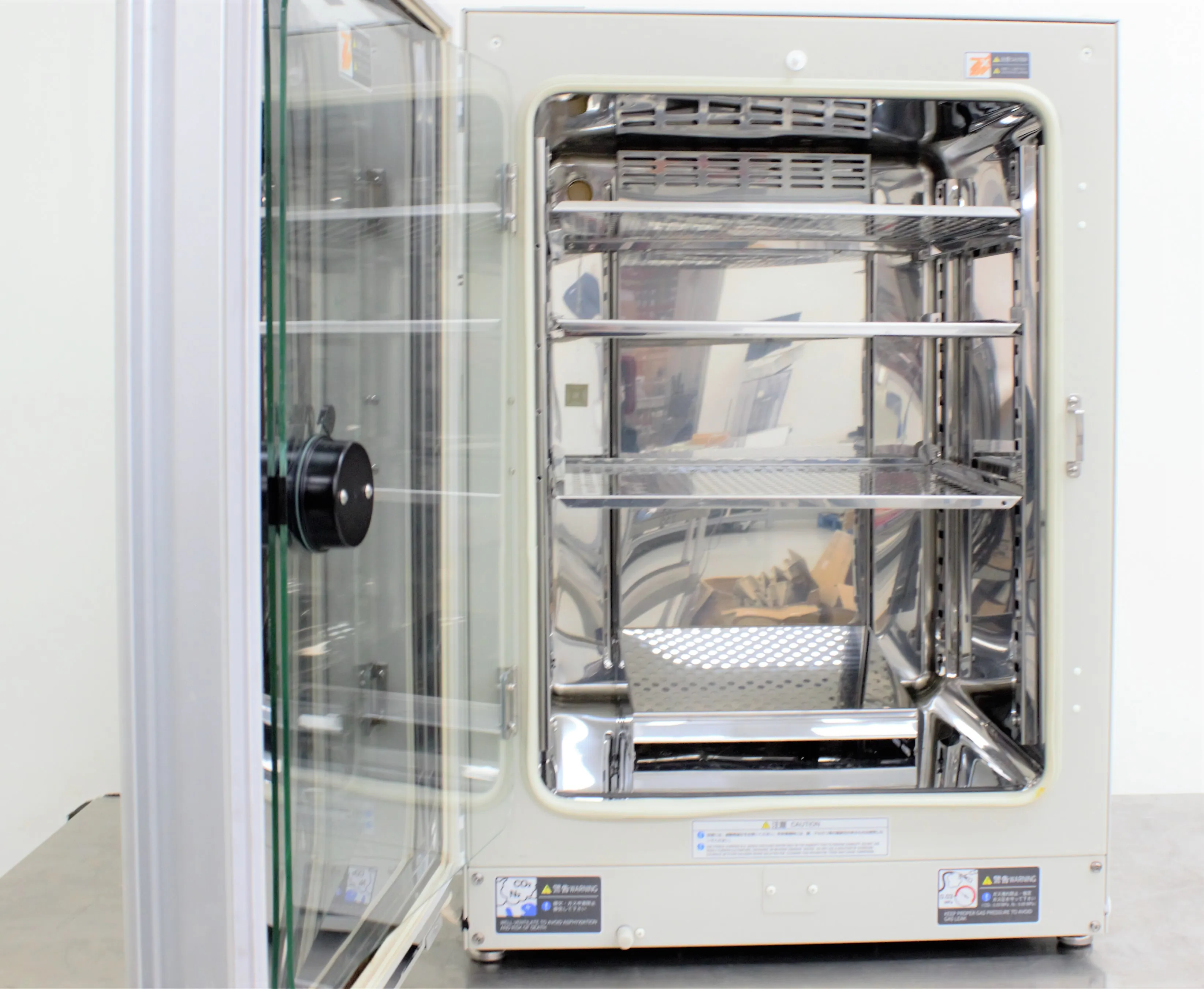 Sanyo MCO-19AIC(UV) CO2 Incubator 170L Used, Very Good Condition