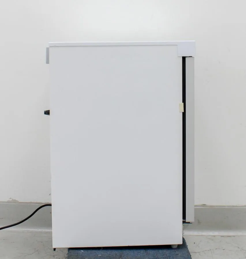 VWR Under counter Refrigerator with Natural Refrigerant model: HCUCBI0404GLH