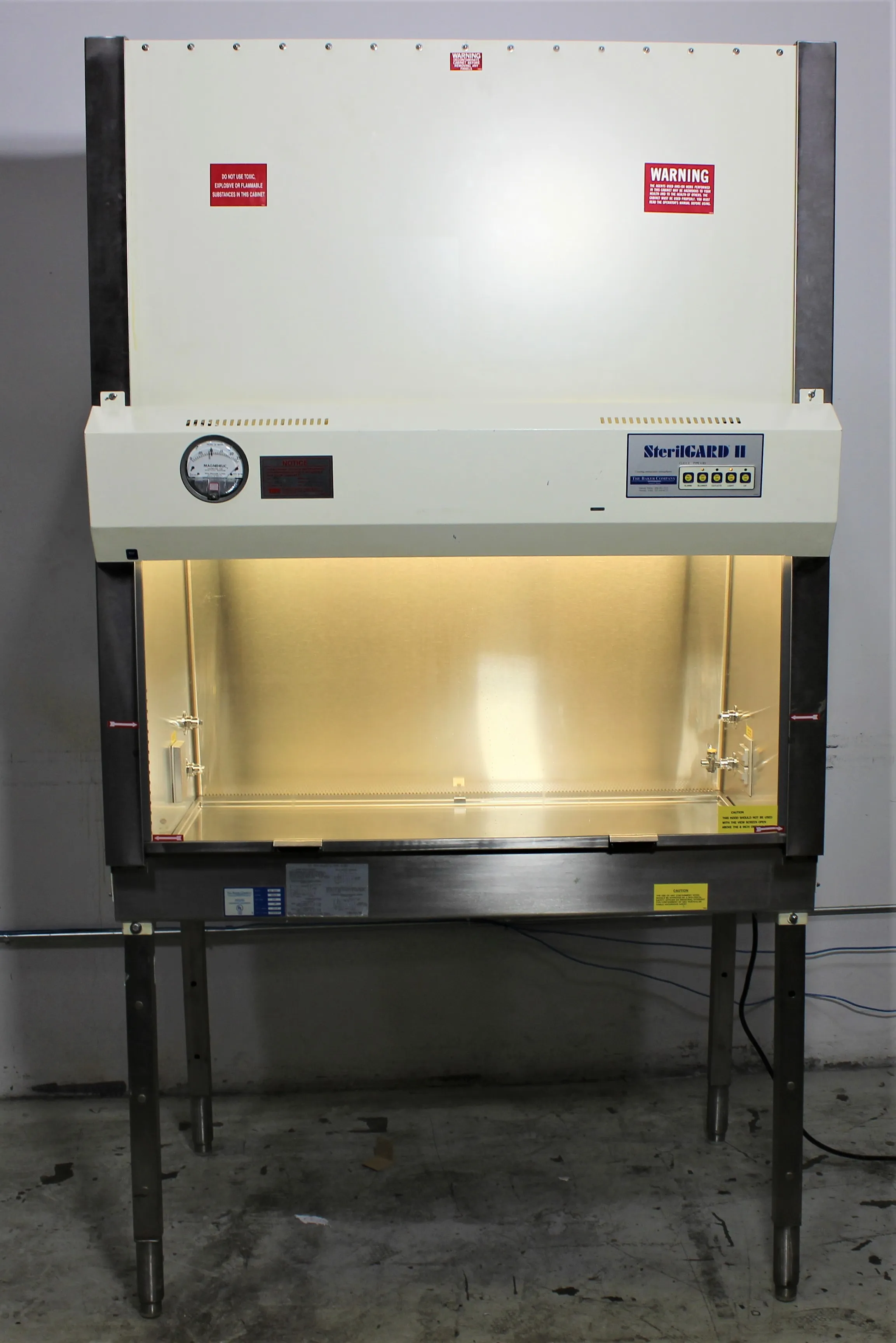 Baker SterilGARD 400 (SG 400) Biological Safety Cabinet Type II, Class A/B3