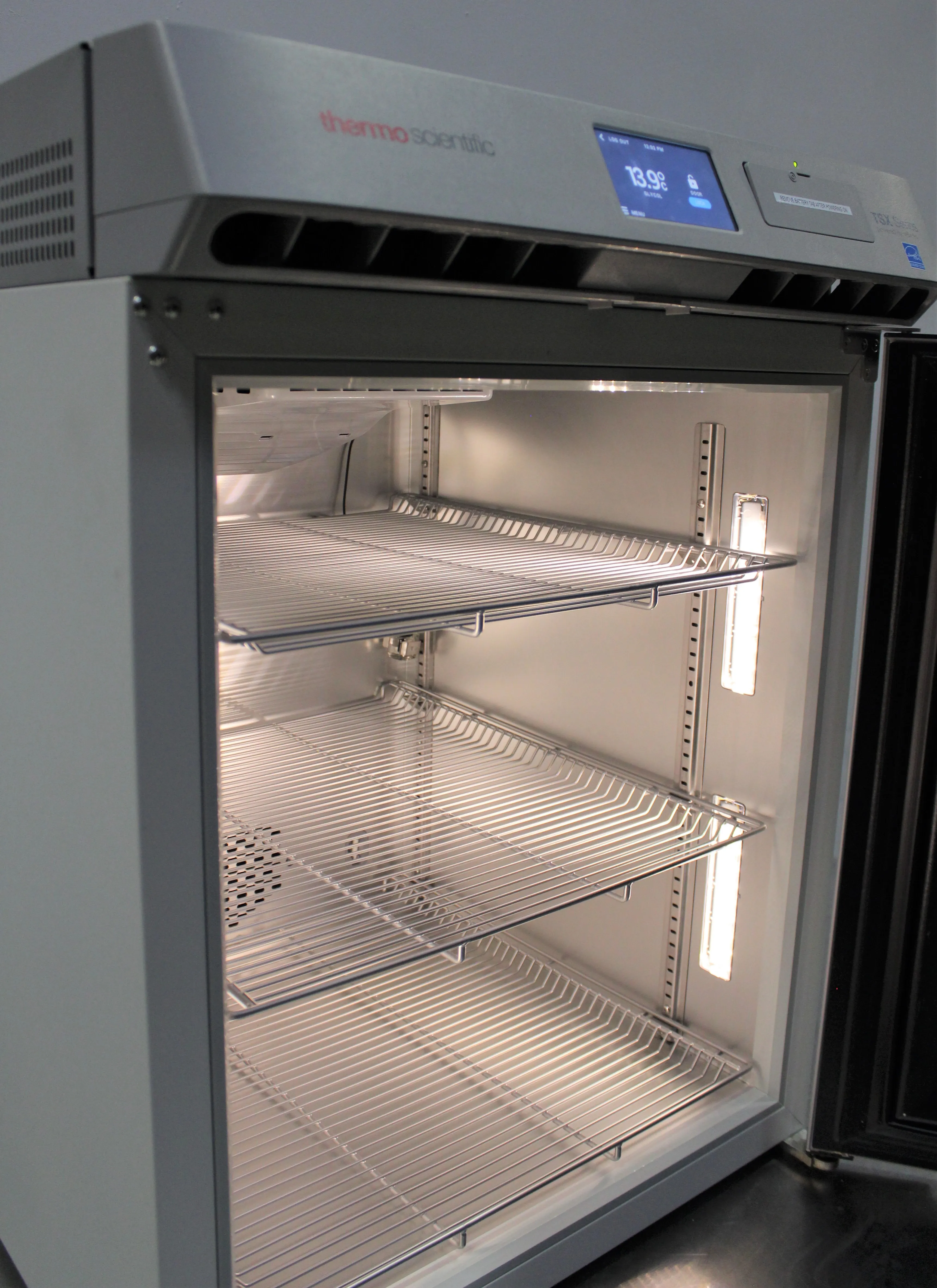 Thermo Scientific TSX Series Undercounter Lab Refrigerator