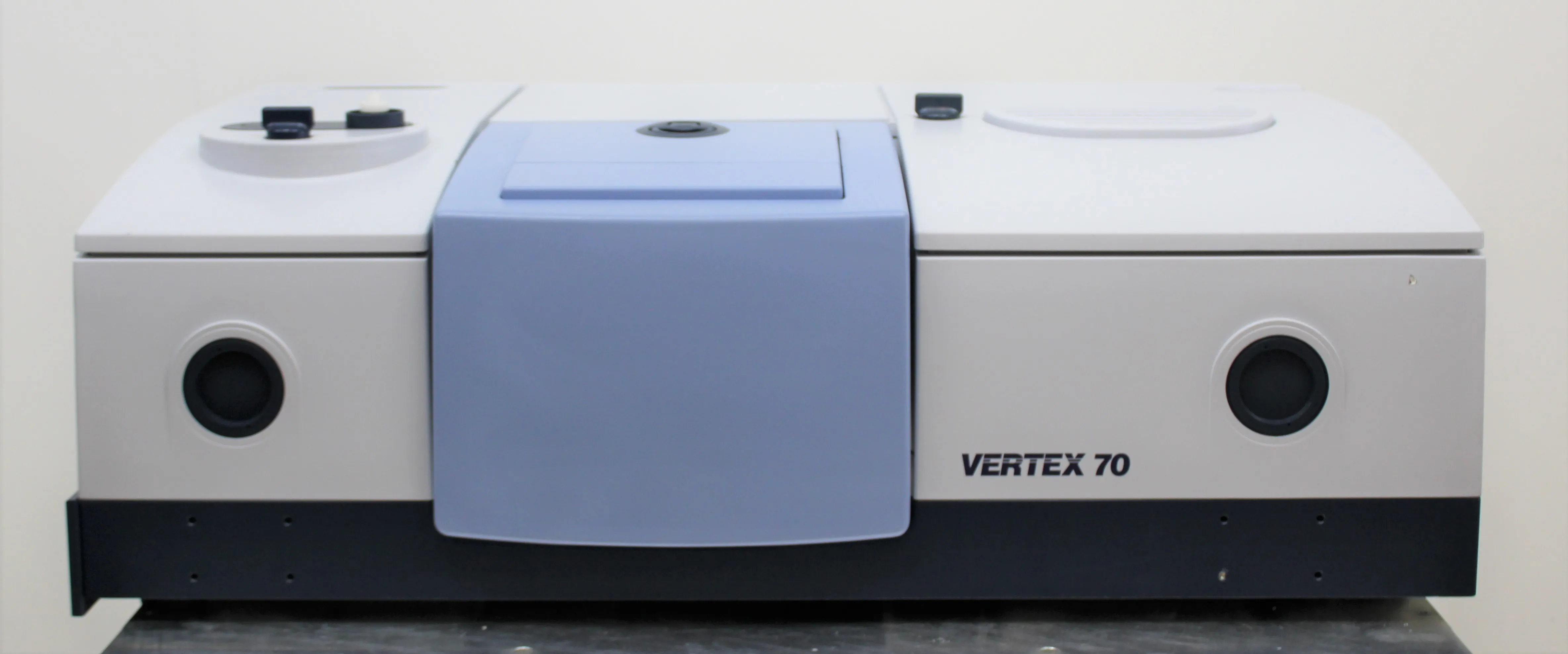 Bruker Vertex 70 FT-IR Spectrometer with Vacuum Optics Bench System