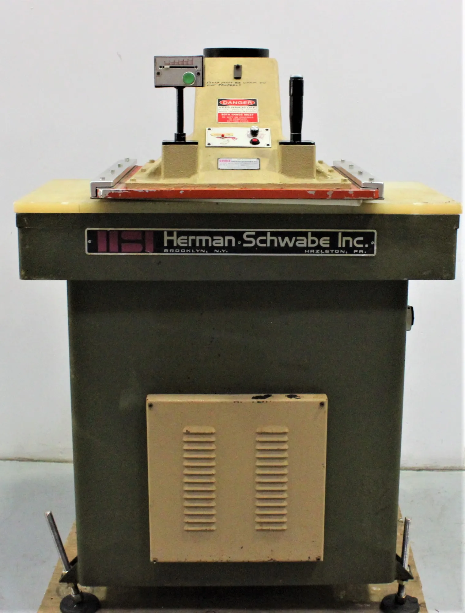 Used Herman Schwabe Inc. FN 25 Laboratory Cutting Press 25 Ton