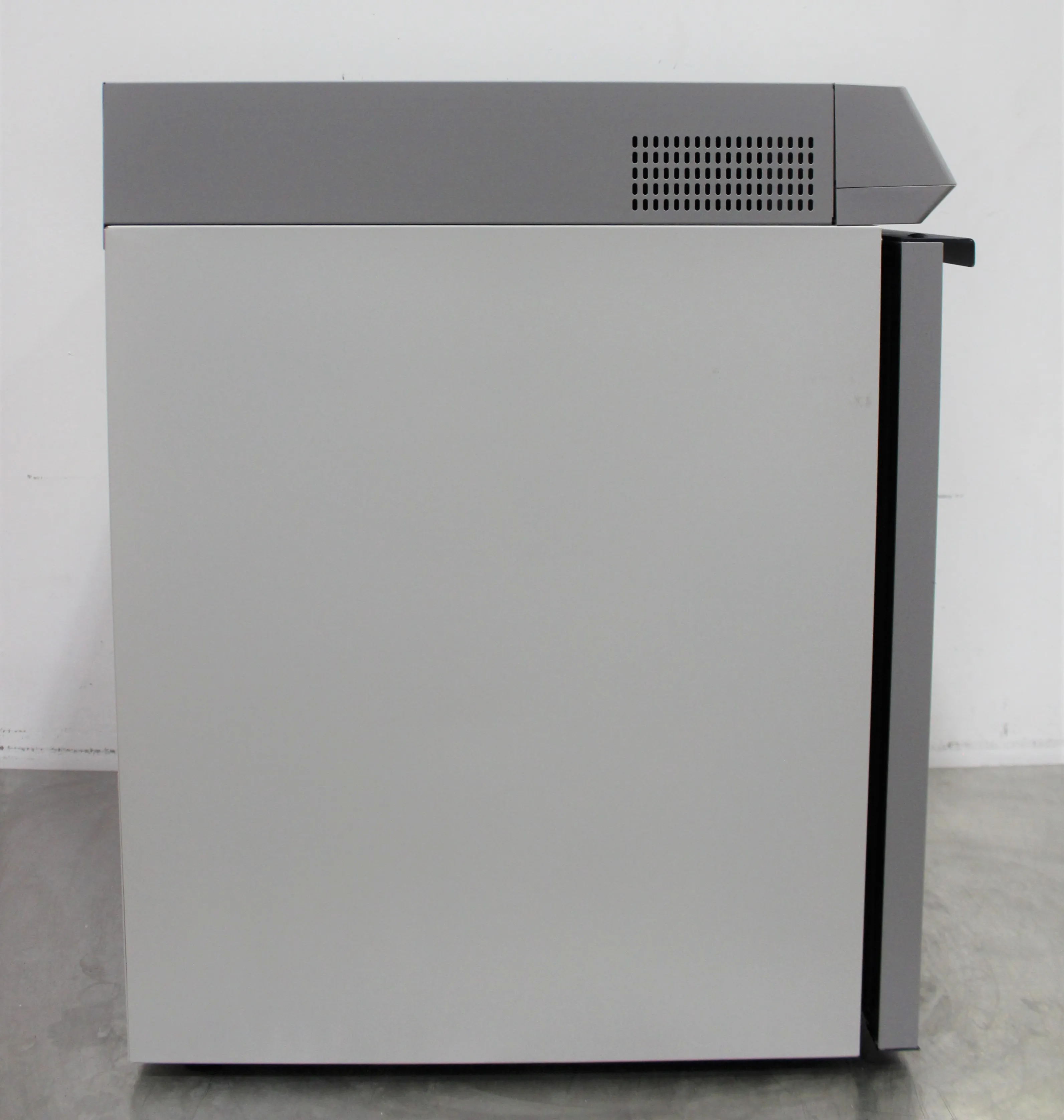 Thermo Scientific TSX Series Undercounter Lab Refrigerator