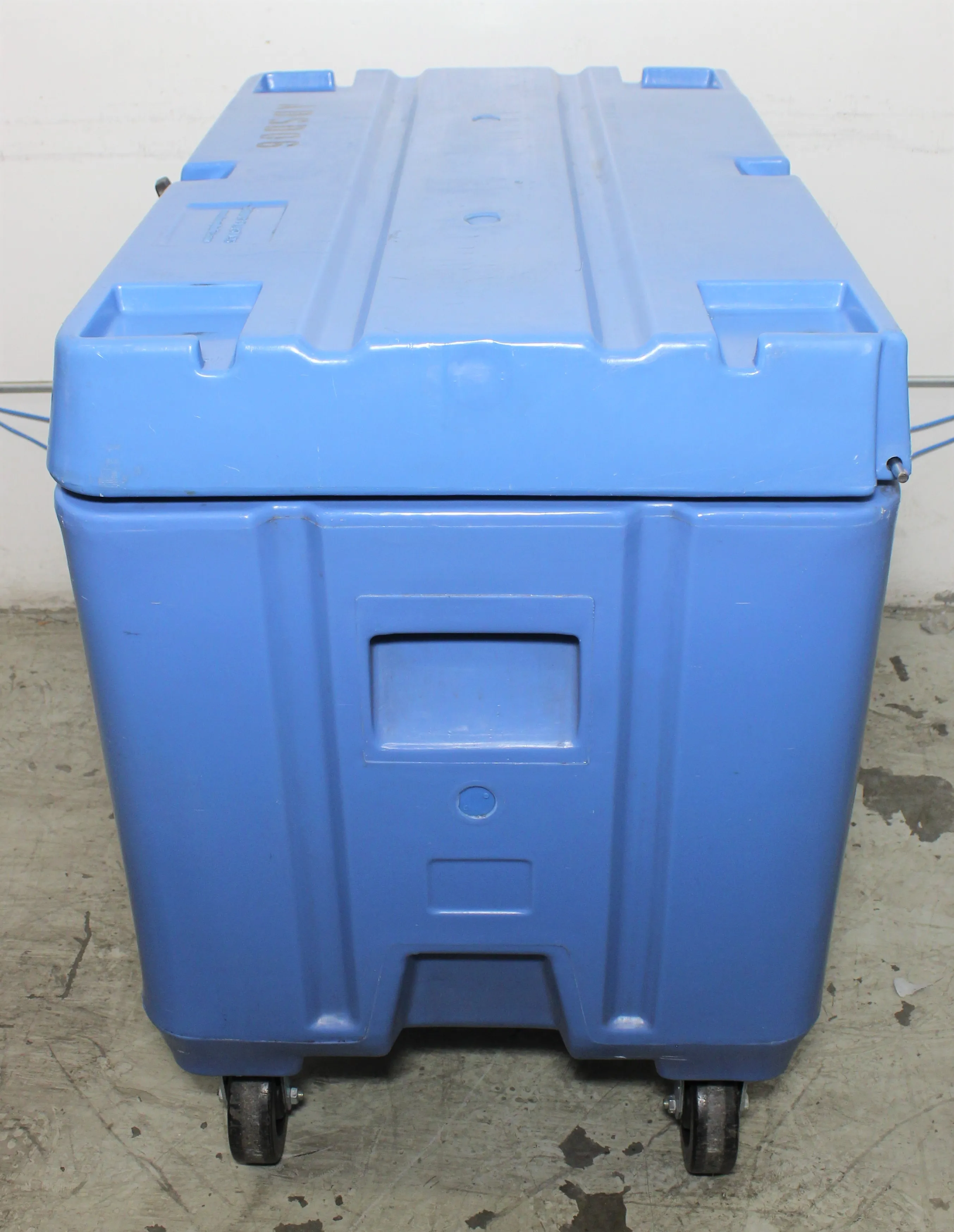 Bonar Cold Storage 11 cu ft Blue Insulated Container System with Hinged Lid & Caster Wheels