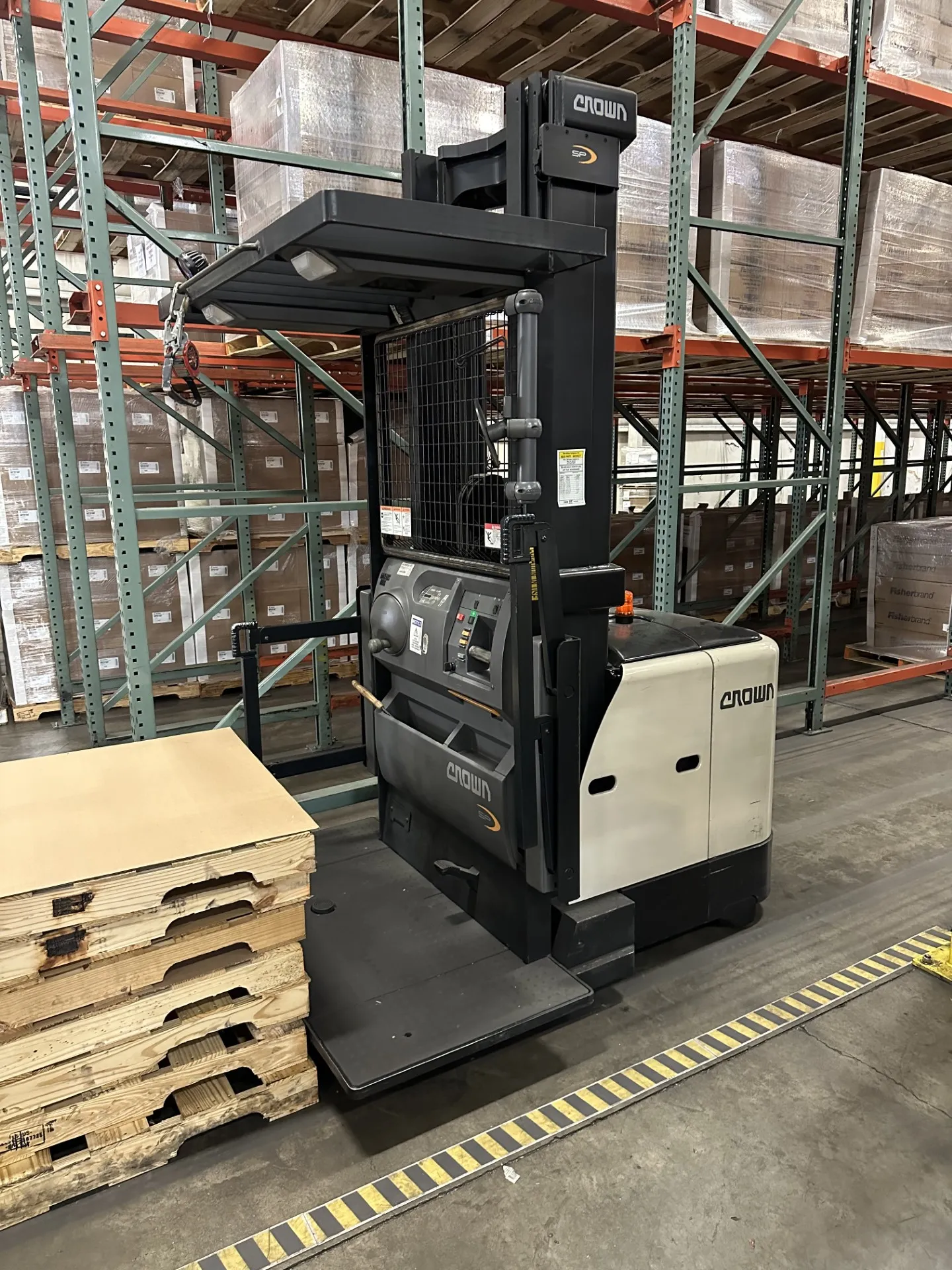 CROWN SP 1500 High-Level Order Picker with Fixed Forks, Used Fork Lift