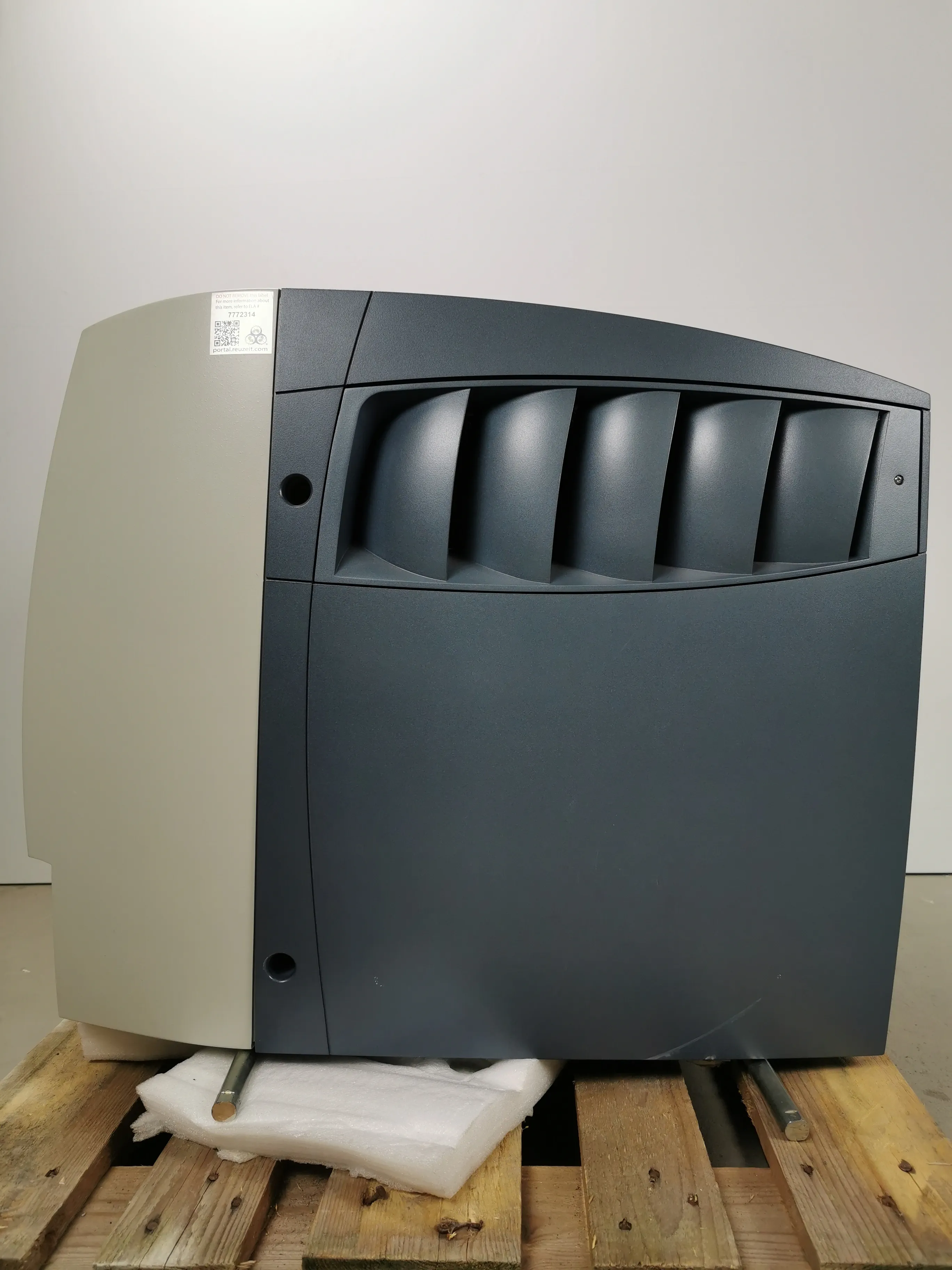 Waters LCT Premier XE Benchtop Mass Spectrometer