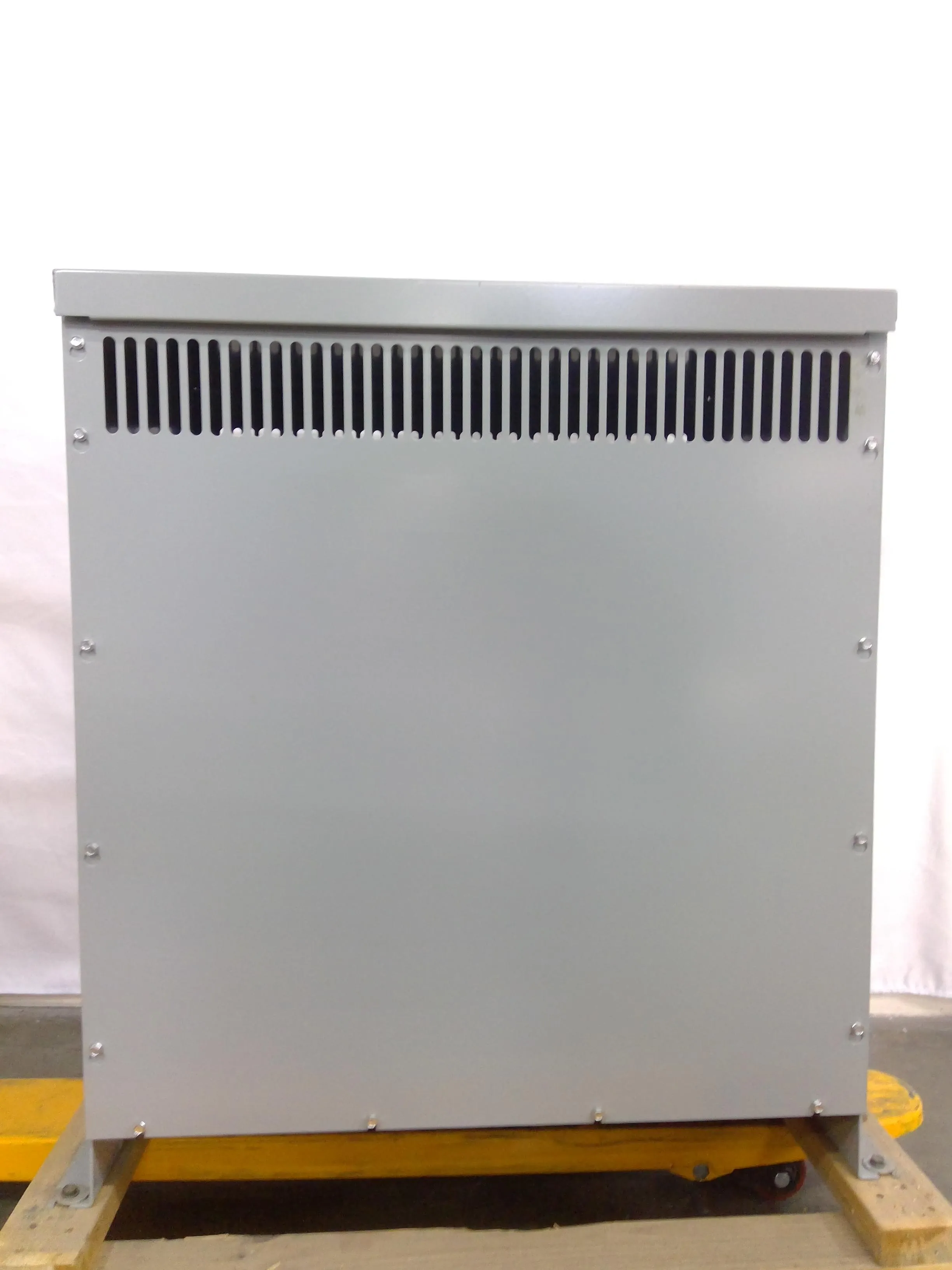 GE Transformer 9TA0A1343 - Type QL Dry Standard Vented - 45 kVA - 208VAC to 480Y/277VAC