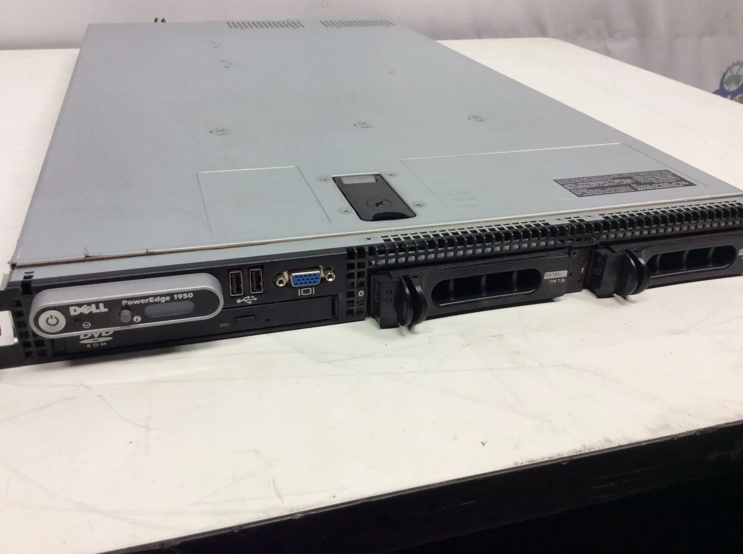 Dell PowerEdge 1950 Server w/bezel & key 2 quad-core Xeon 2.5GHz E5420 CPUs