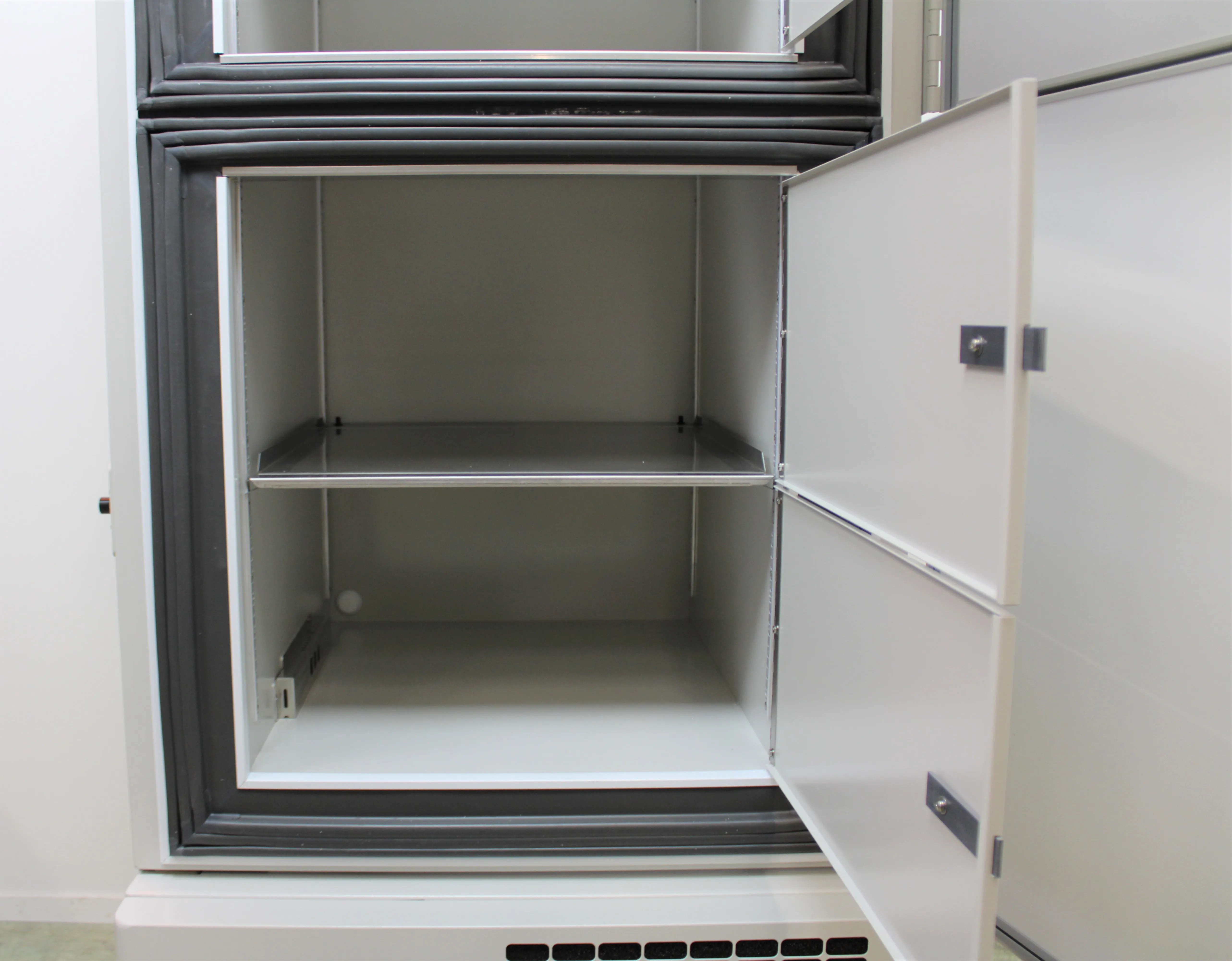 Thermo Fisher Scientific Forma 900 Series Double-Door Upright Freezer - Used - Fair Condition