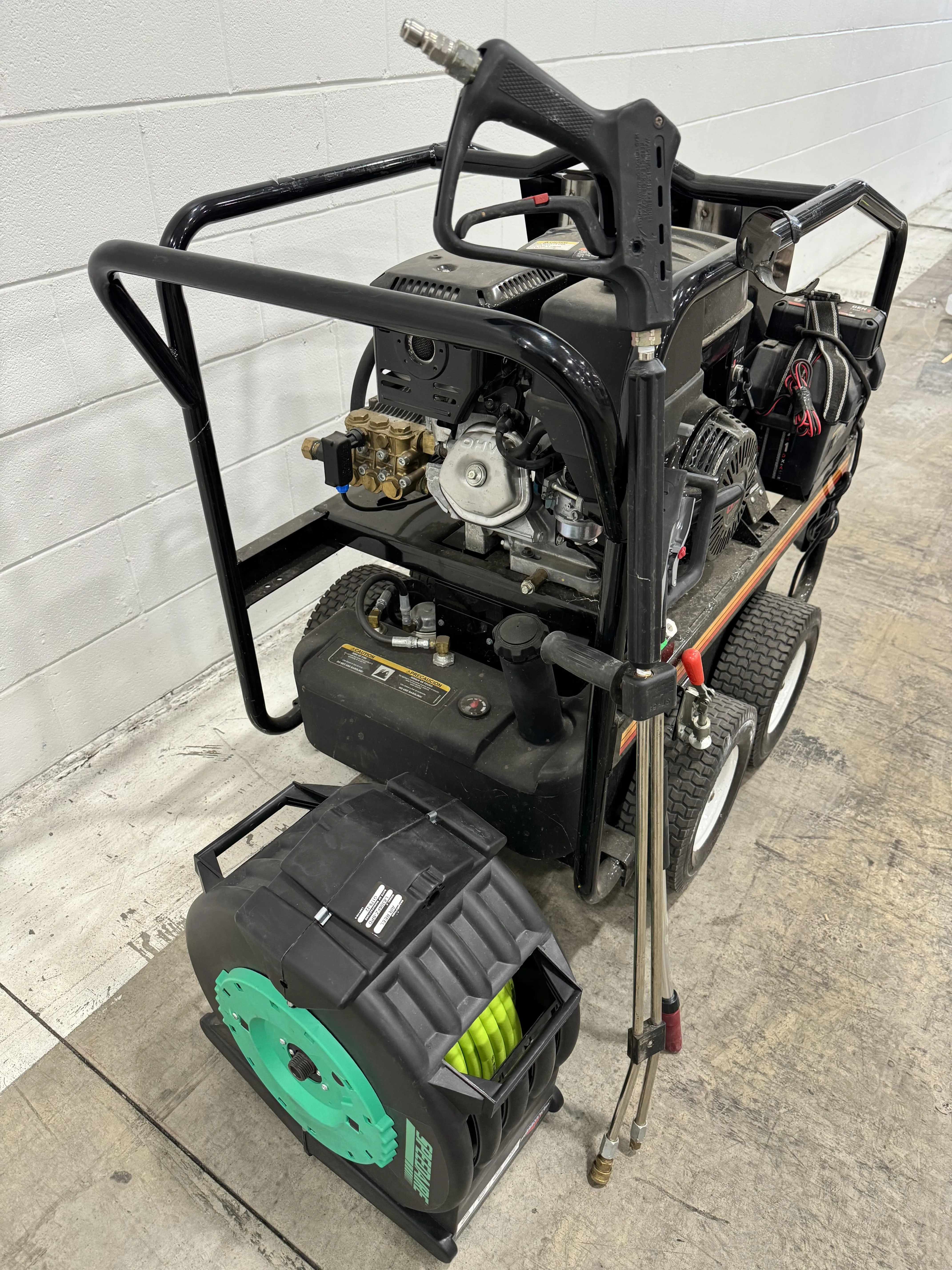 MI-T-M GH-3004-0EGH Medium Duty Pressure Washer with Honda Engine