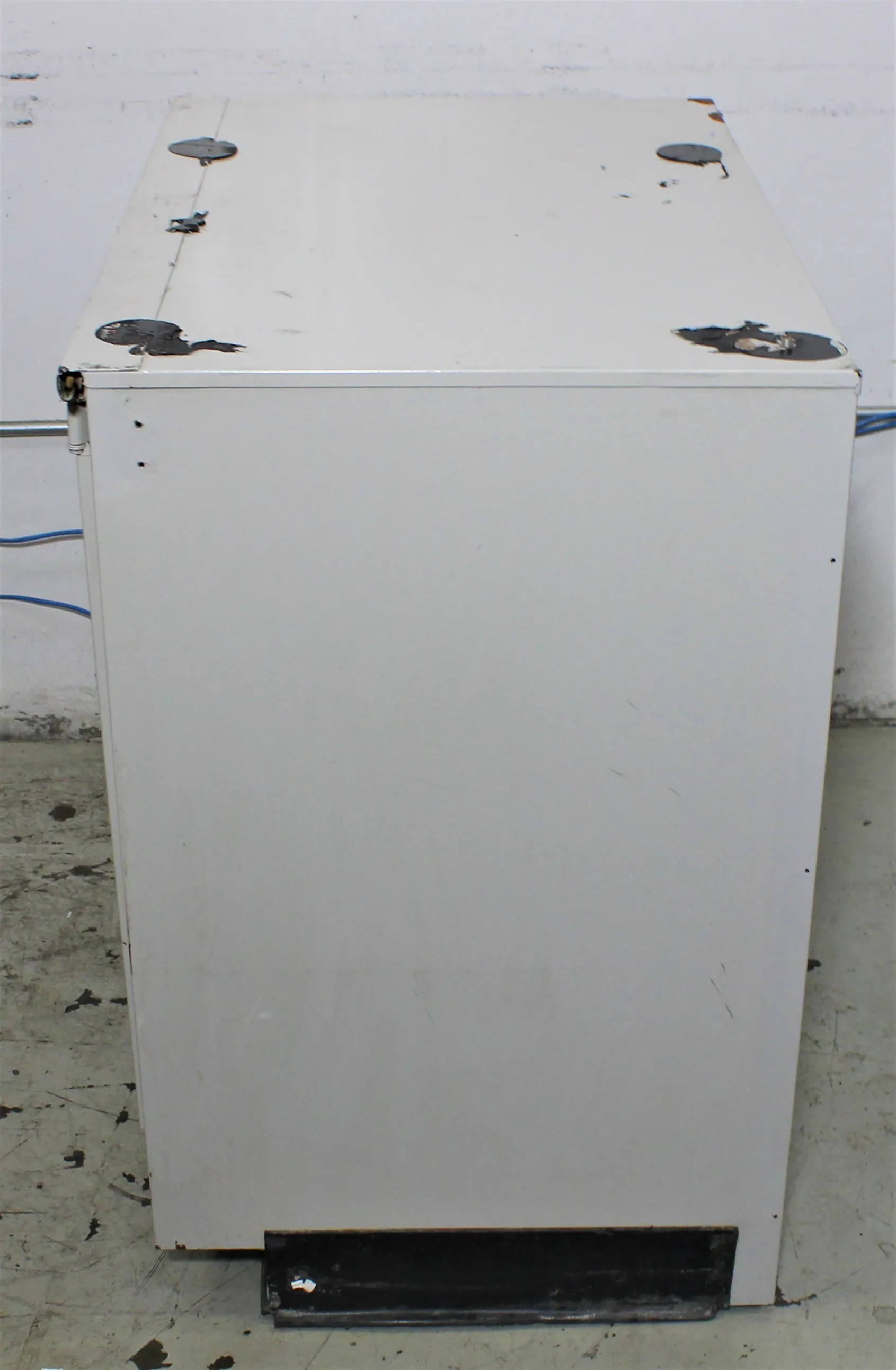 Used Flammable Cabinet - Securall A131 - Class 2 - 30 Gallon Capacity - 2-Door Self-Latch - NFPA Compliant