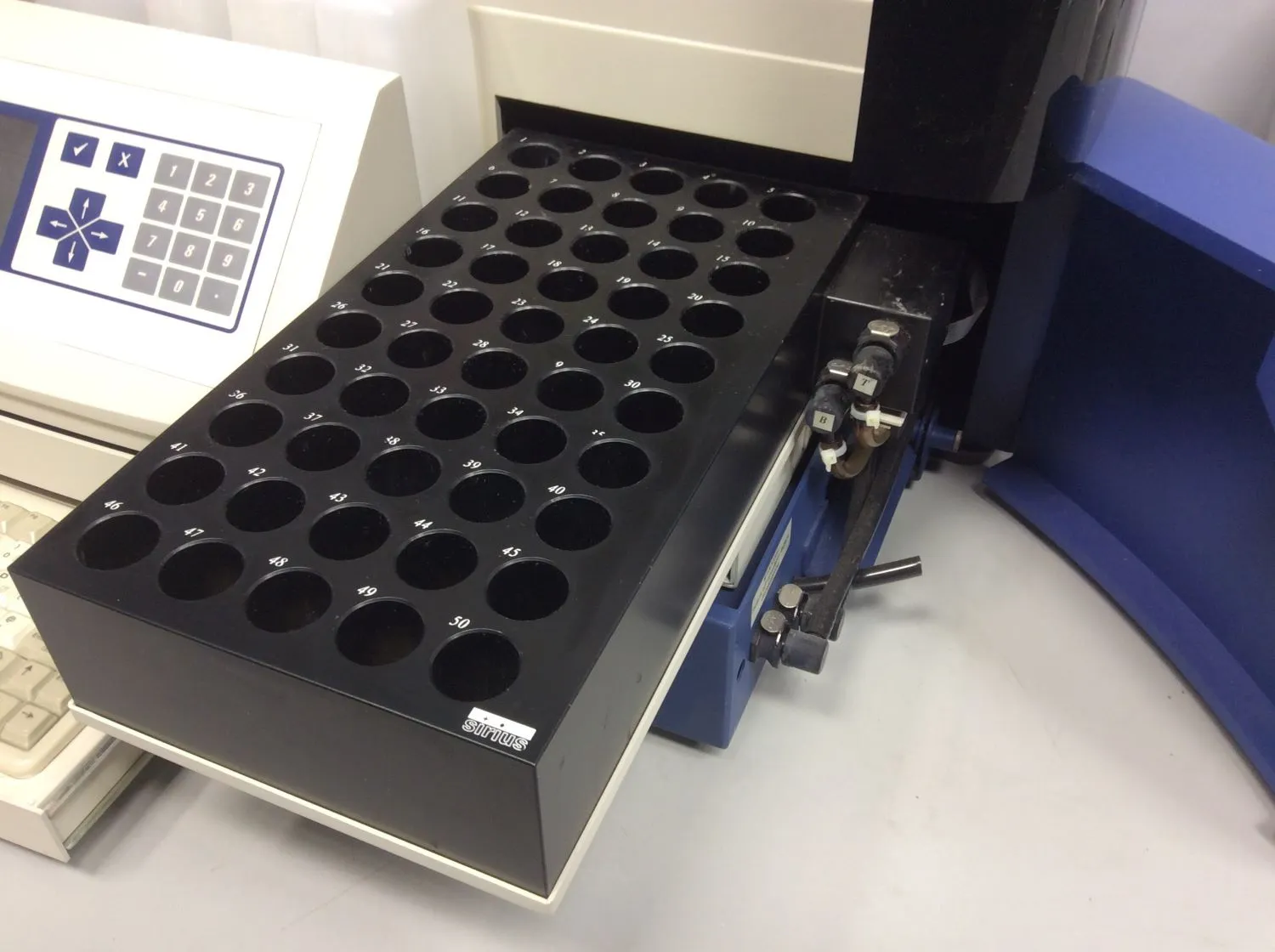 Sirius GLpKa Titrator Flow Cytometer D-PAS Cell Sorting Cell Sorter