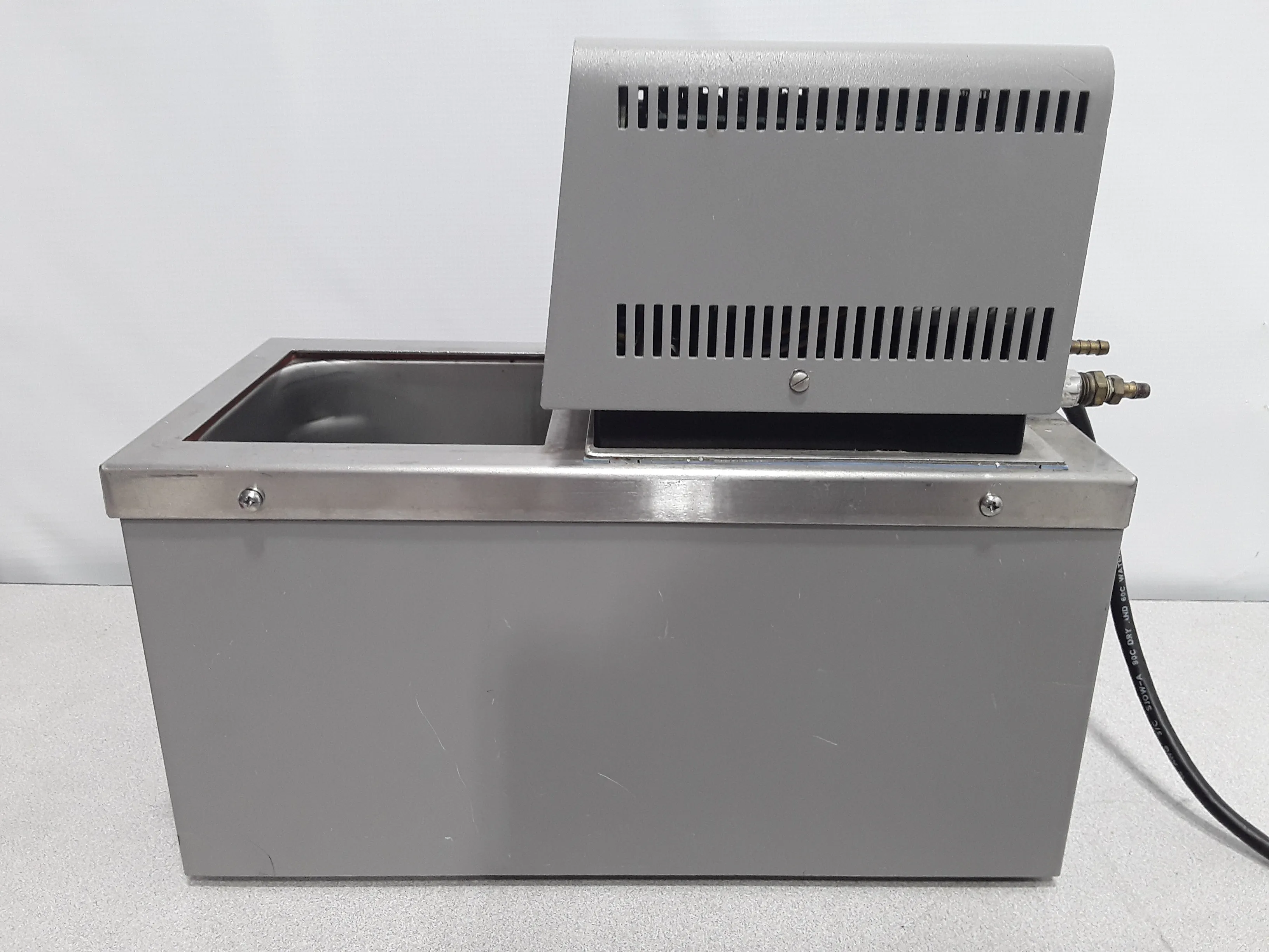 VWR 1137 Heated Circulating Water Bath