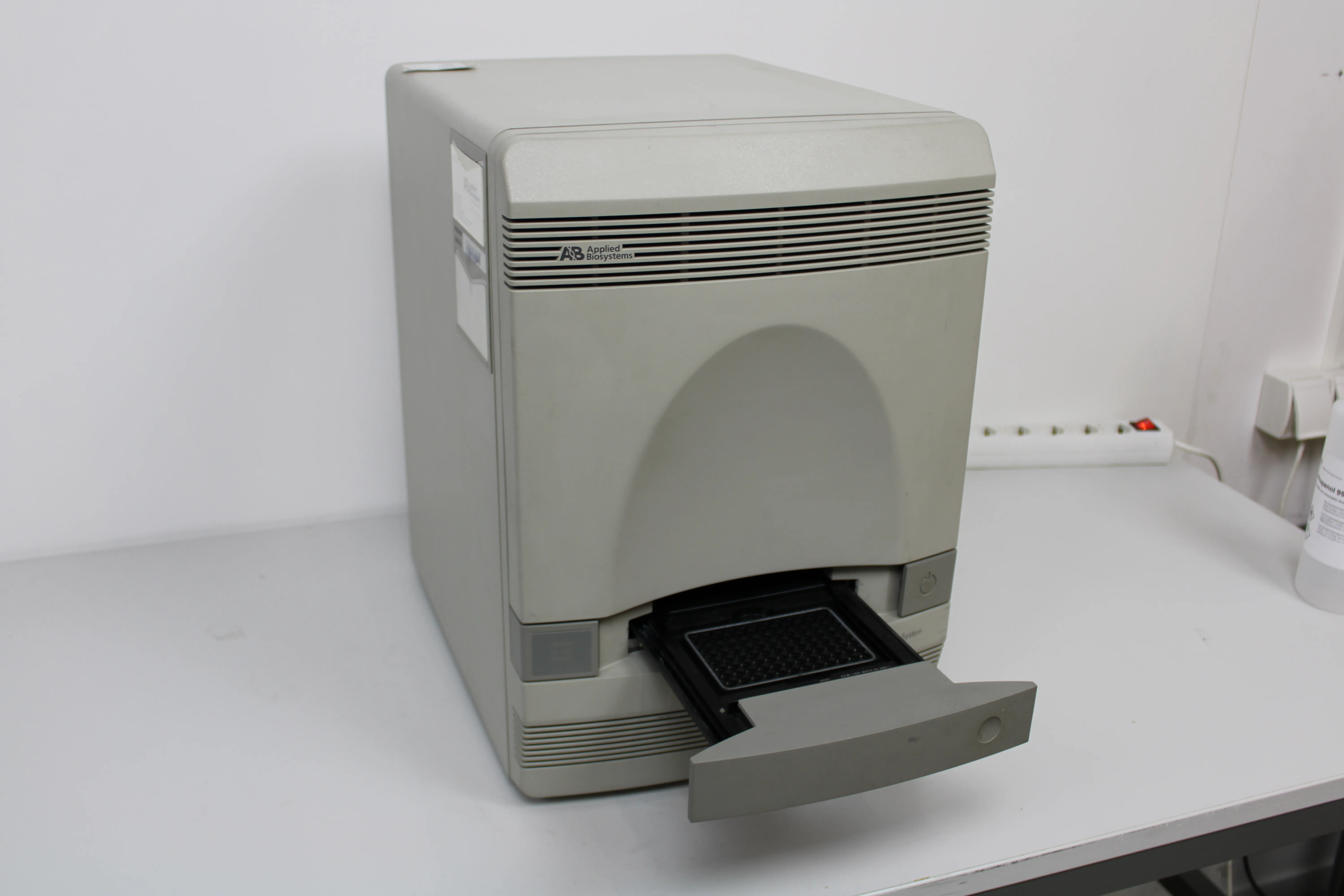 Applied Biosystems Real-Time PCR System 7300