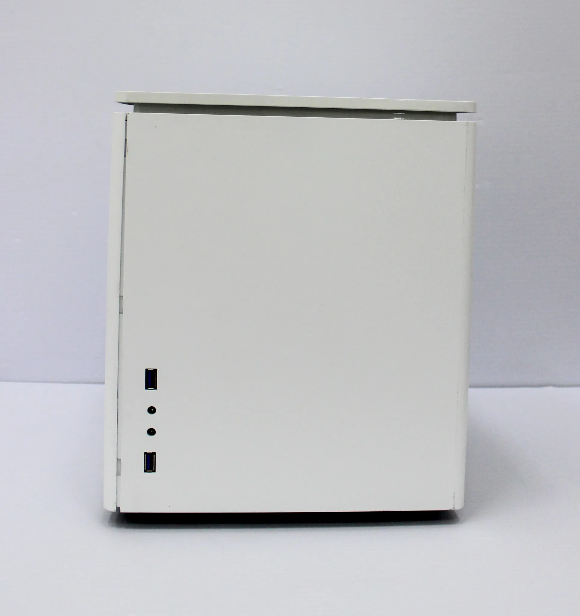 XIGMATEK Nebula C Mini ITX Cube white Cube Chassis Model: XEN6329