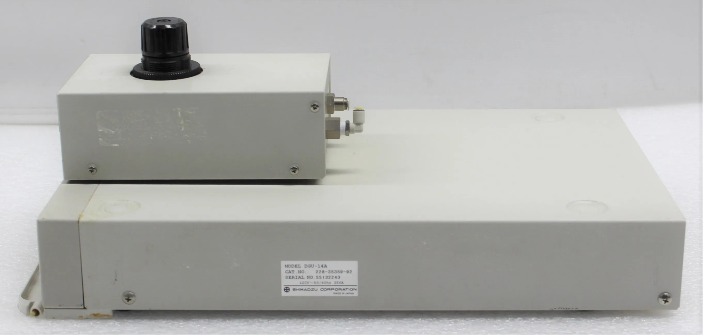 Shimadzu DGU-14A Solvent Degasser HPLC/FPLC/GC/CE