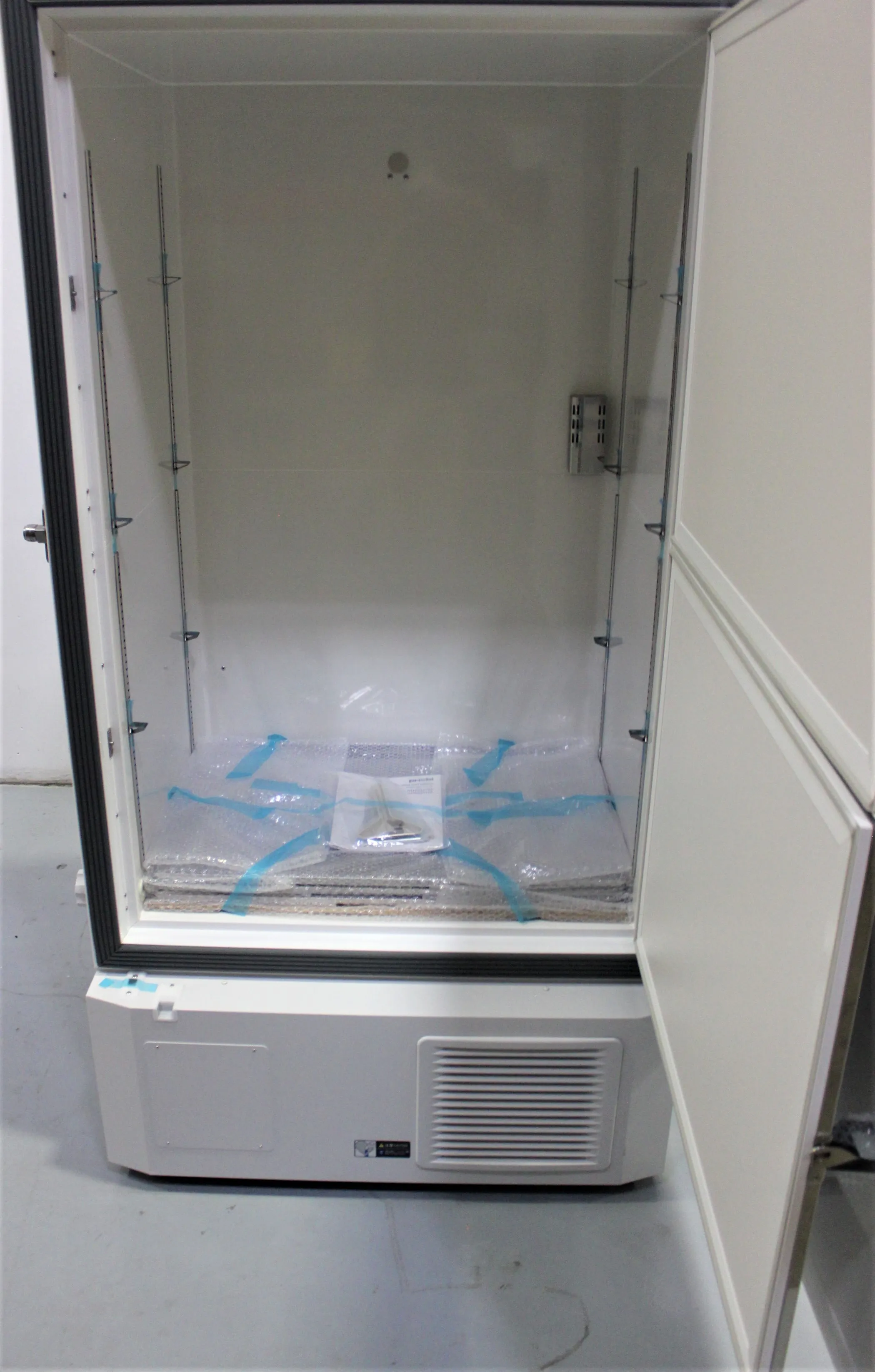 PHCbi MDF-DU702VHA-PA Ultra-Low Freezer - Used