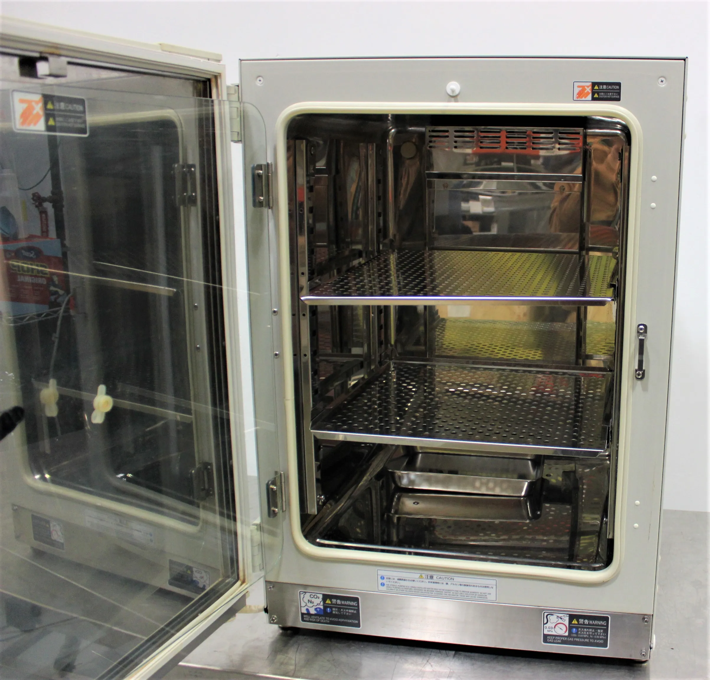 Sanyo MCO-18AC CO2 Incubator