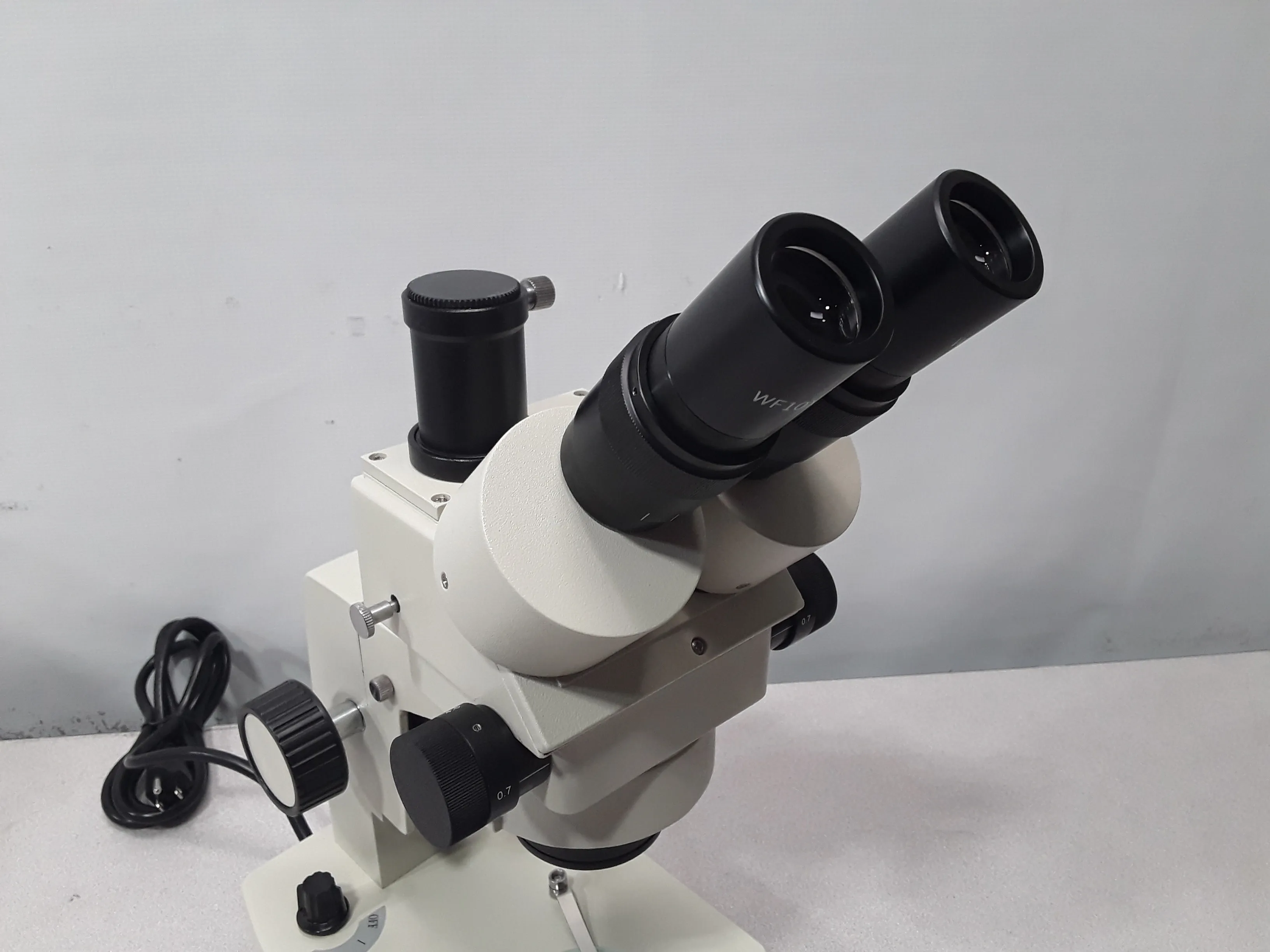 Fisher Scientific Trinocular Microscope ZP-MZ-2500 Brand New