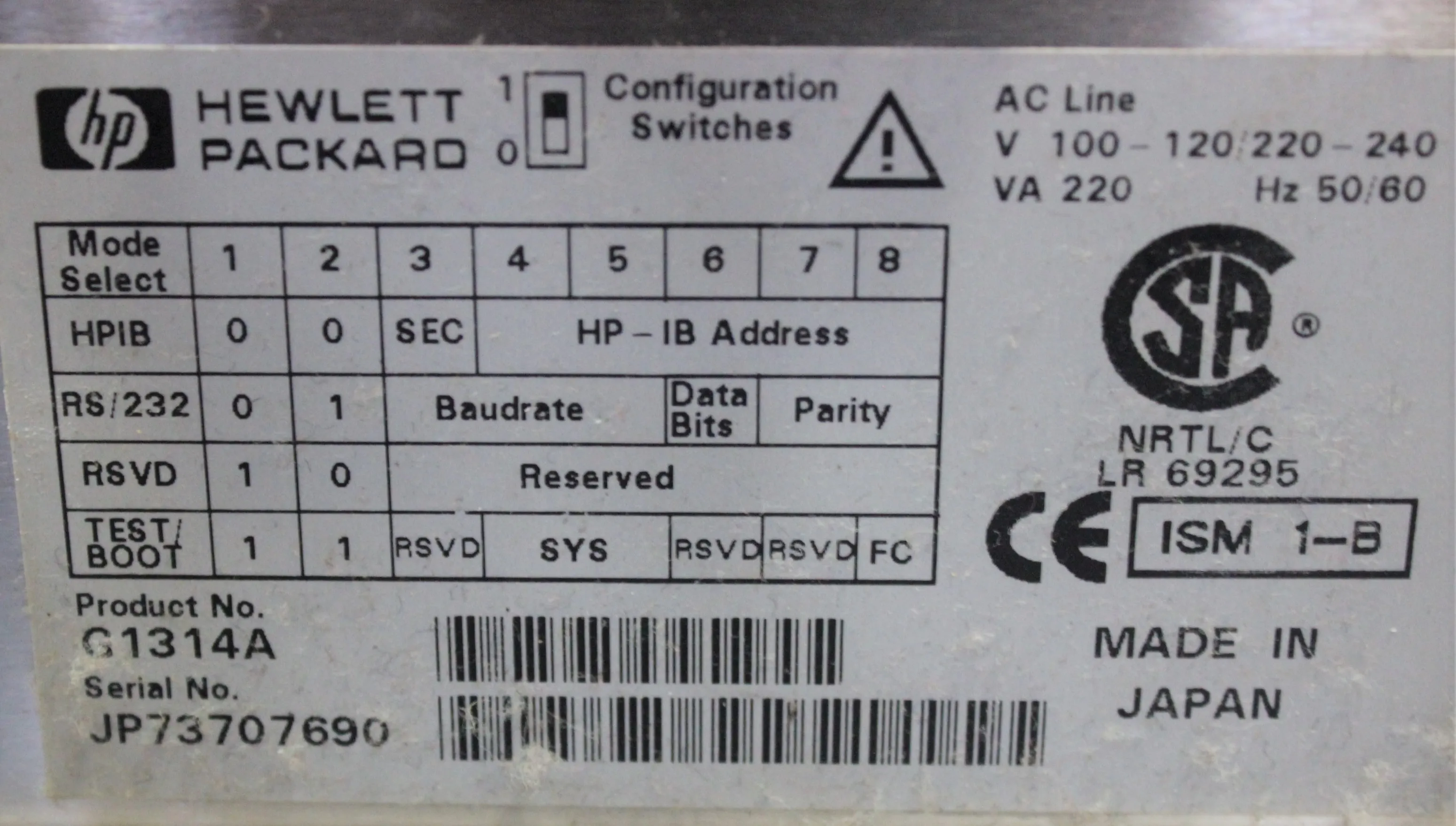 Agilent 1100 Series HPLC System with Vacuum Degasser and Variable Wavelength Detector