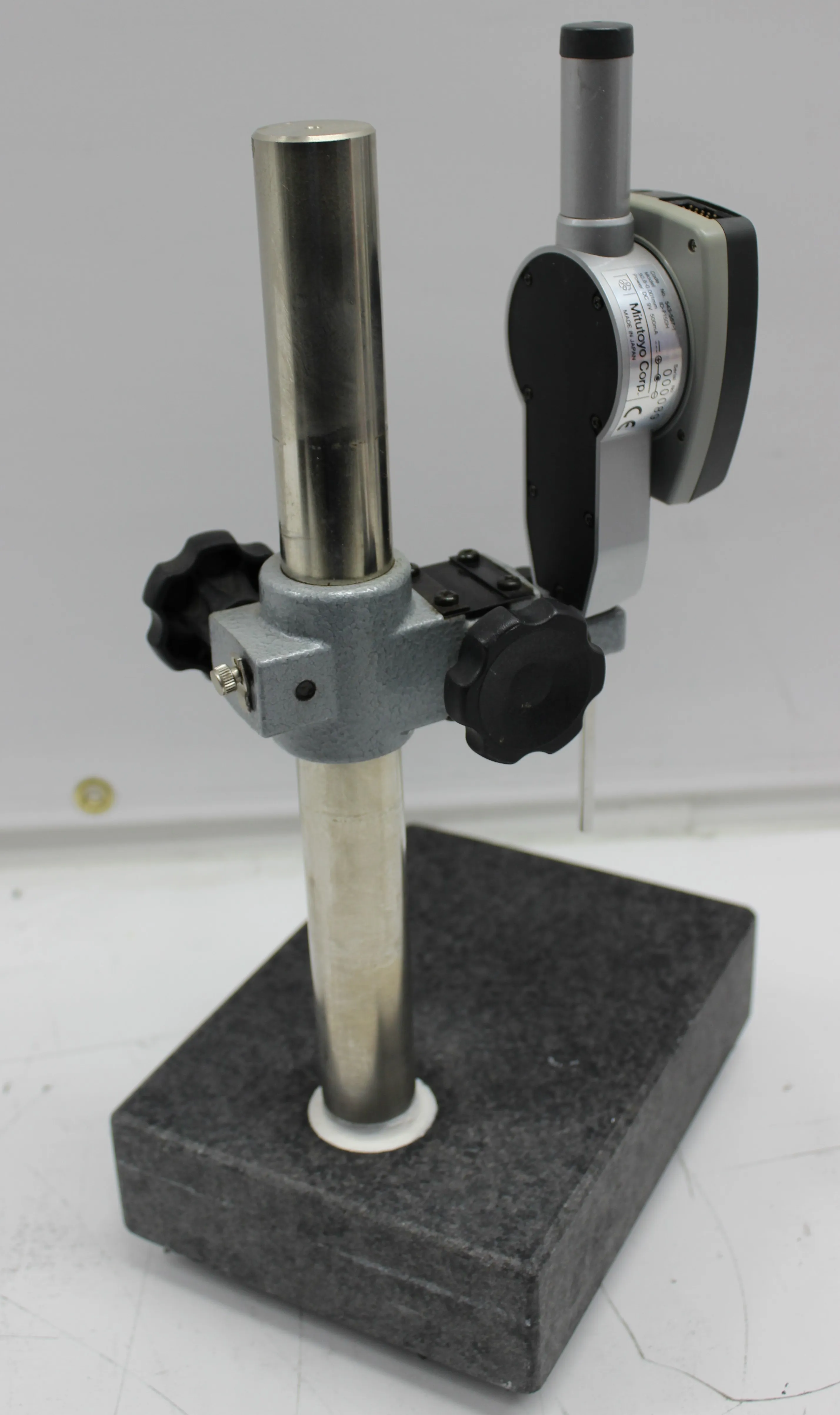 Mitutoyo Granite Comparator Stand 215-151 w/ Electronic Digital Indicator