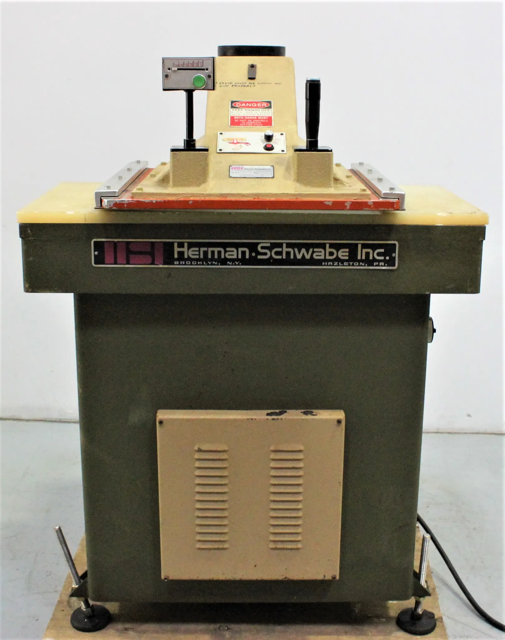 Used Herman Schwabe Inc. FN 25 Laboratory Cutting Press 25 Ton