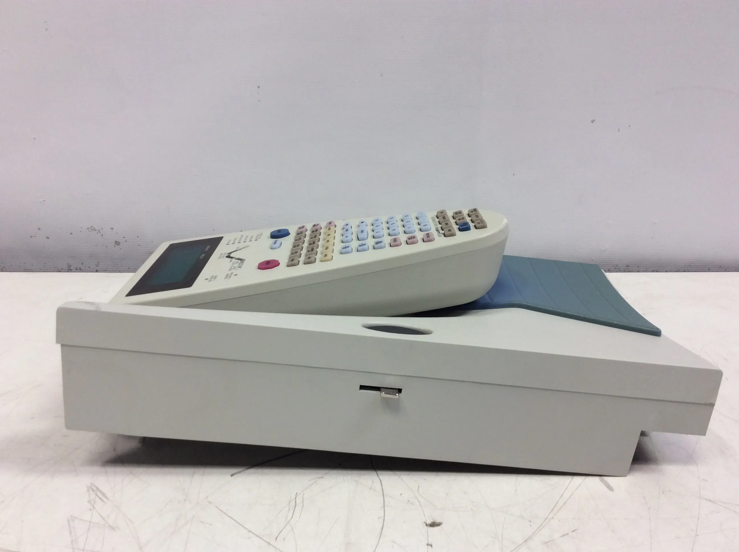 Thermo Finnigan Trace GC Ultra Control Gas Chromatograph - Not Working For Parts Only Sold AS IS