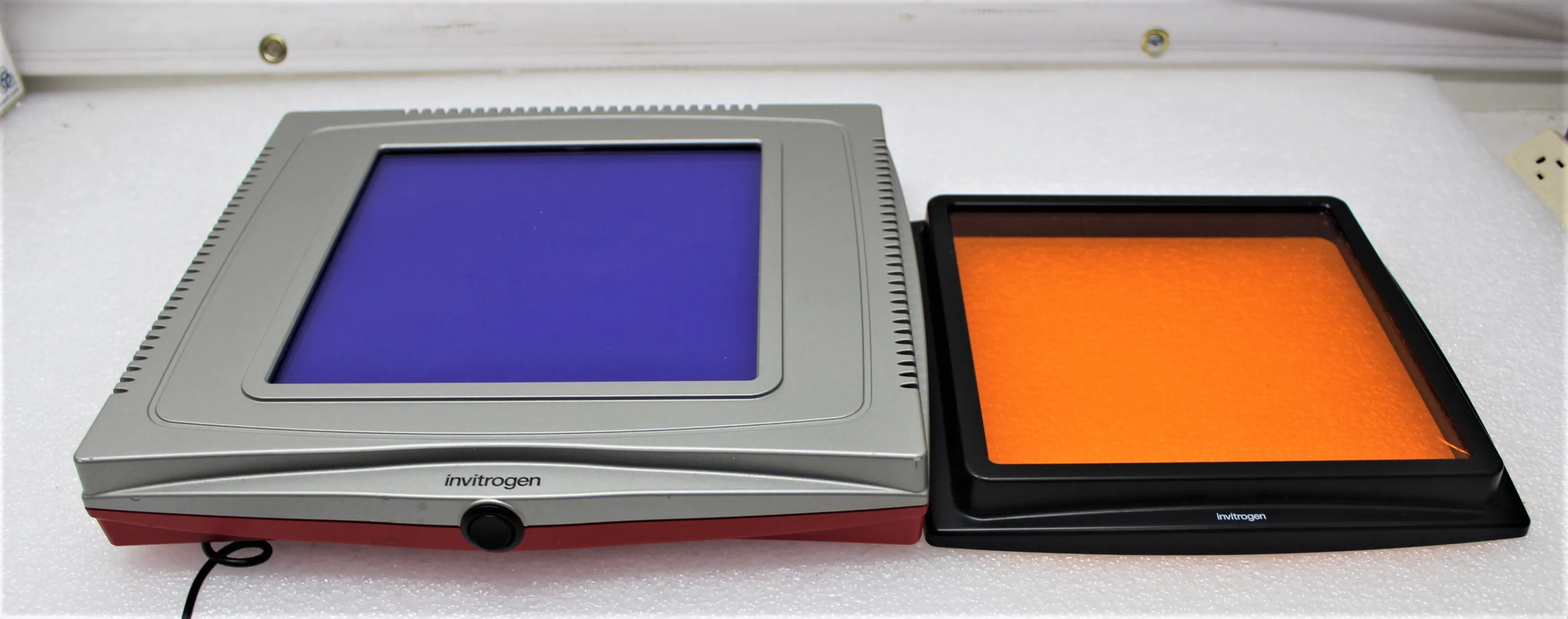 Invitrogen Safe Imager 2.0 Blue-Light Transilluminator G6600 120V/220V Used 30-Day Warranty