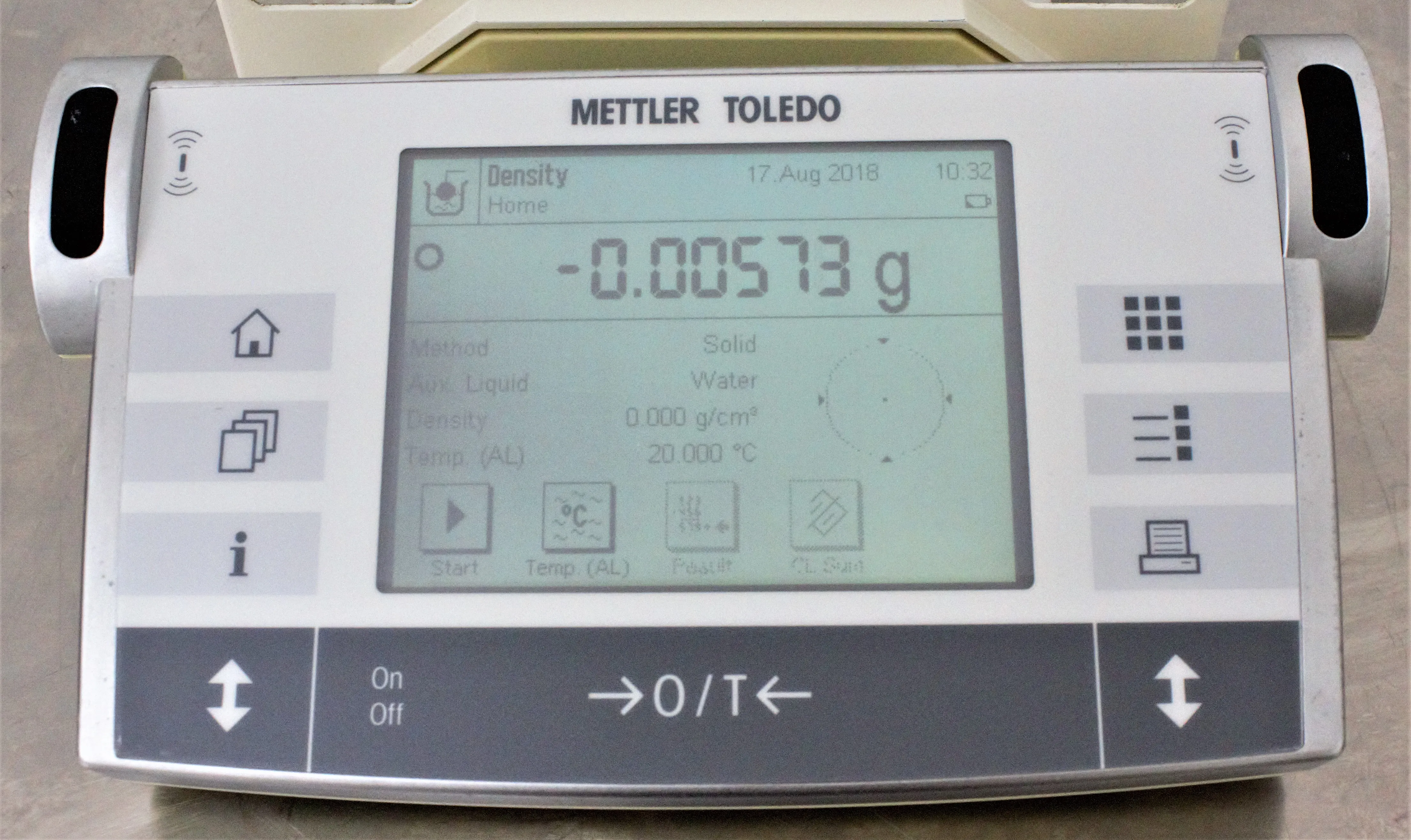 Mettler-Toledo AX205 Analytical Balance