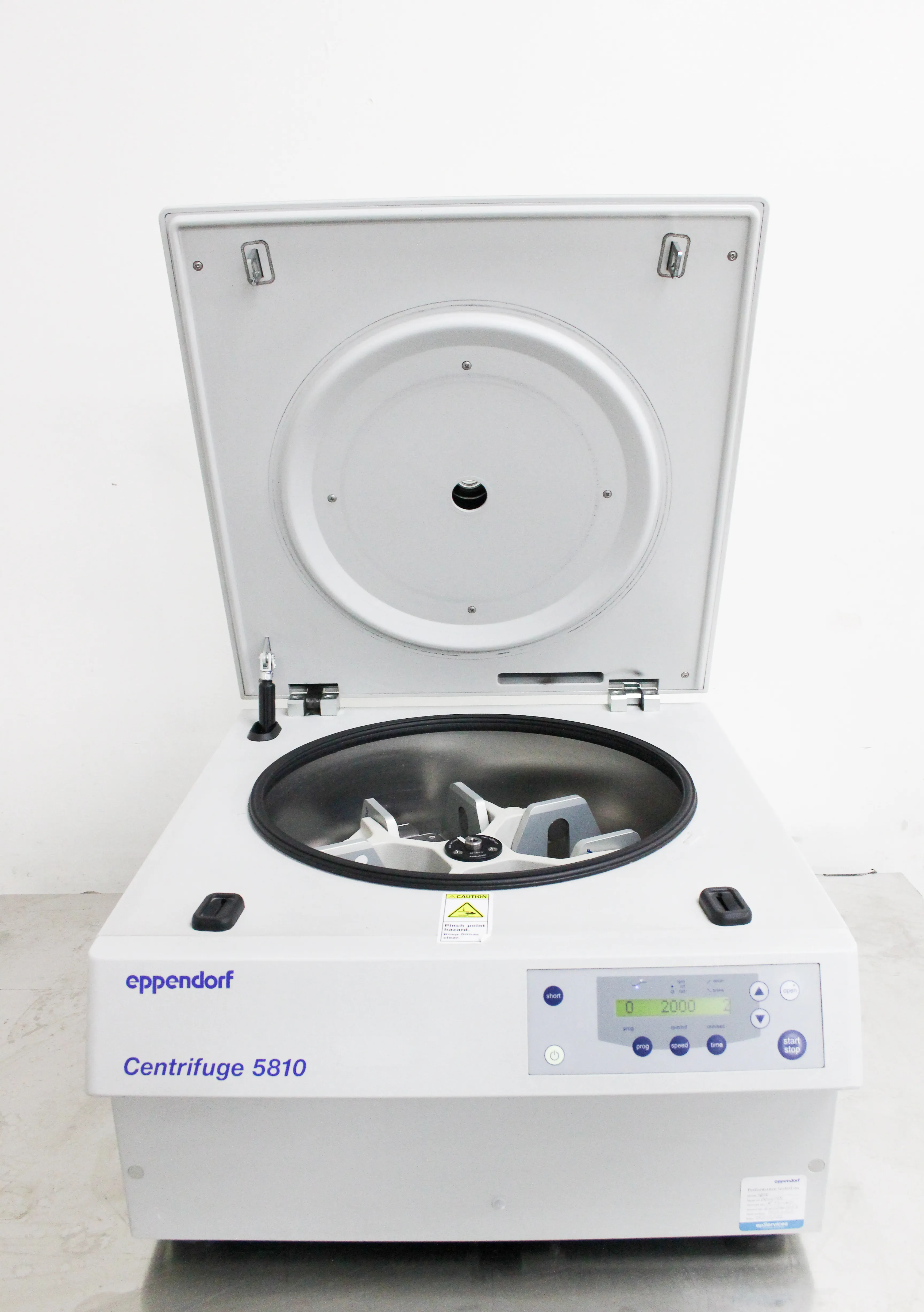 Eppendorf Benchtop Centrifuge Model 5810 with A-4-81 Swing Bucket Rotor