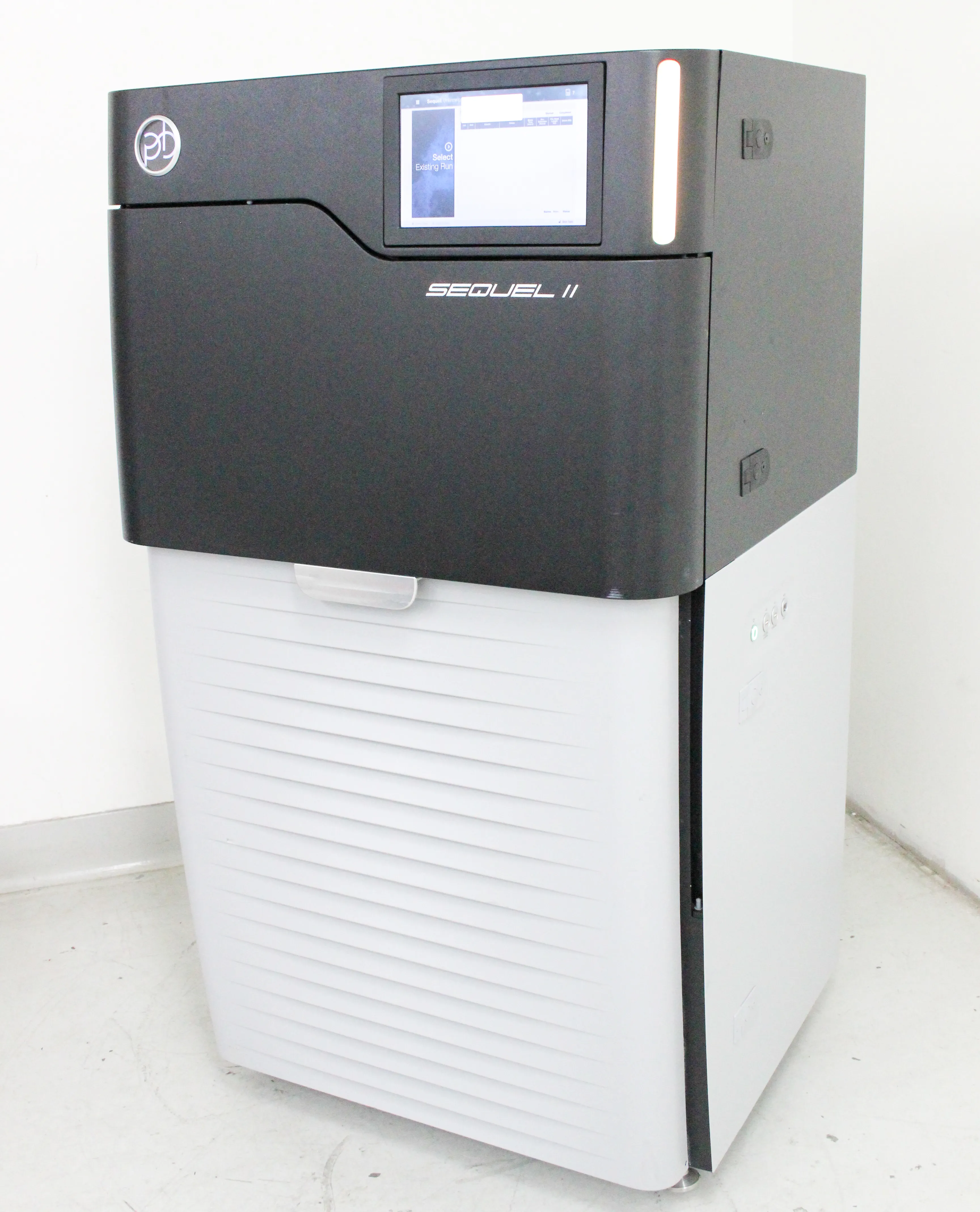 PacBio Sequel II Genome Sequencing System 101-447-000 - DNA Sequencer by Pacific Biosciences (PacBio)