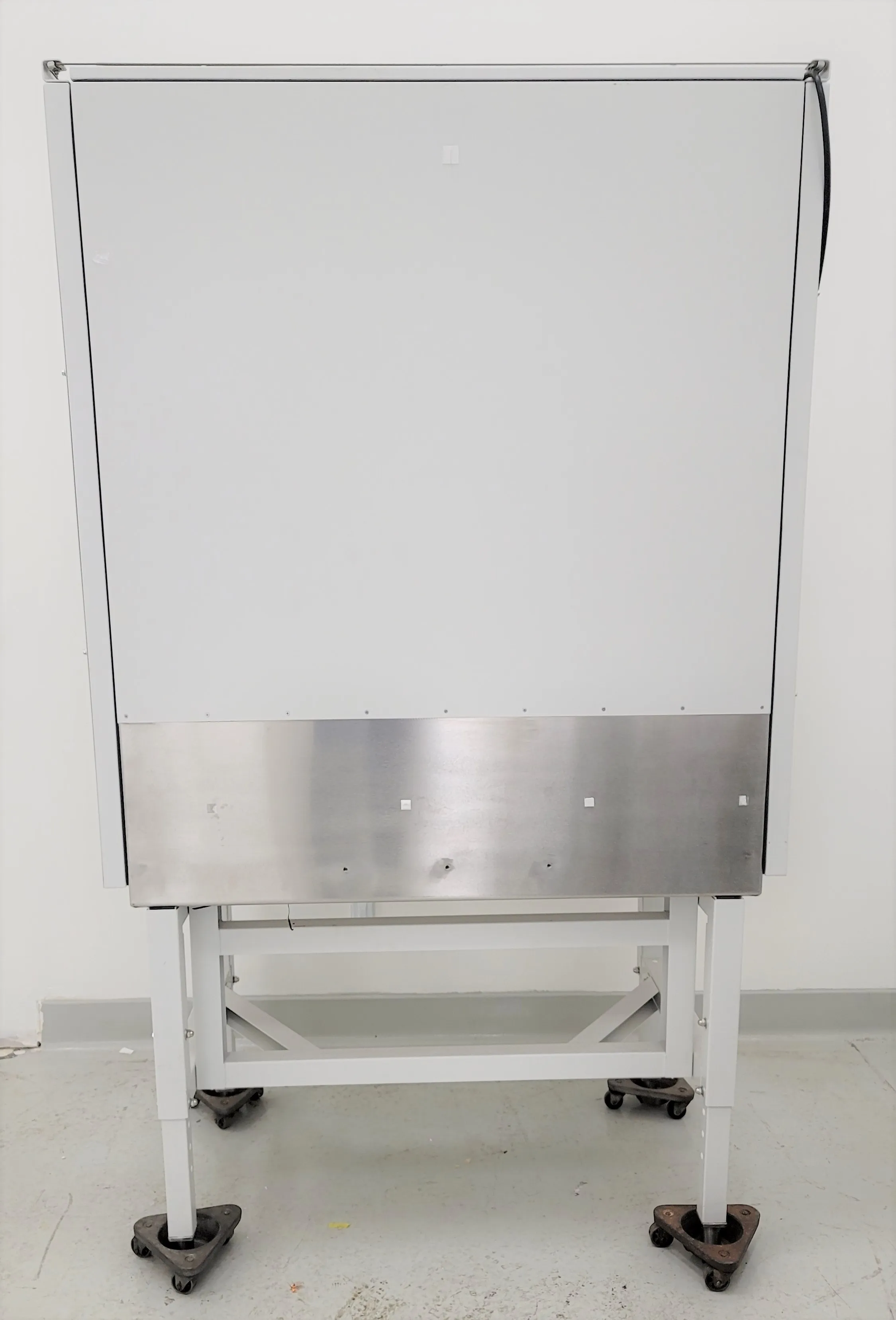 Used Baker SterilGARD SG404 Biosafety Cabinet Class 1